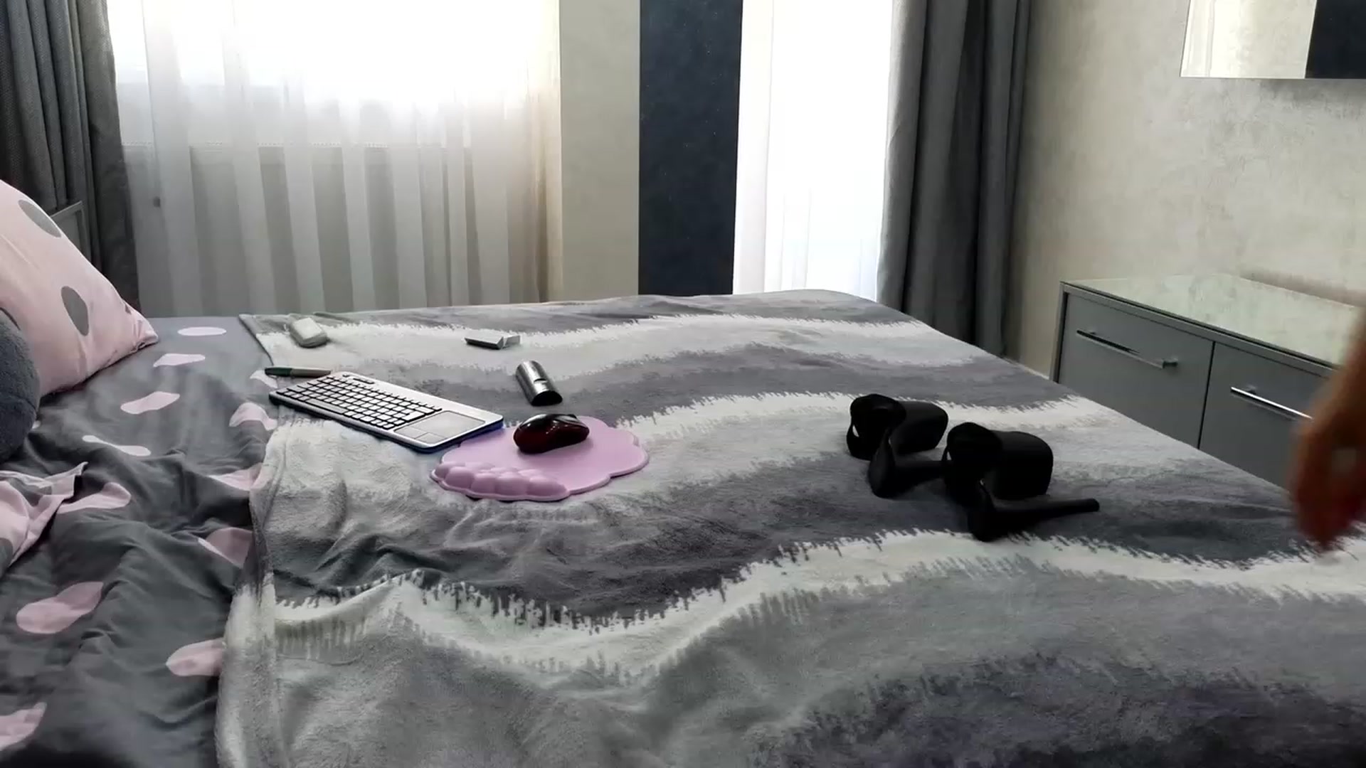 Gallery image thumbnail from Theowonder's myfreecams stream on, 01/06/2024, 11:54 image 6 of 20