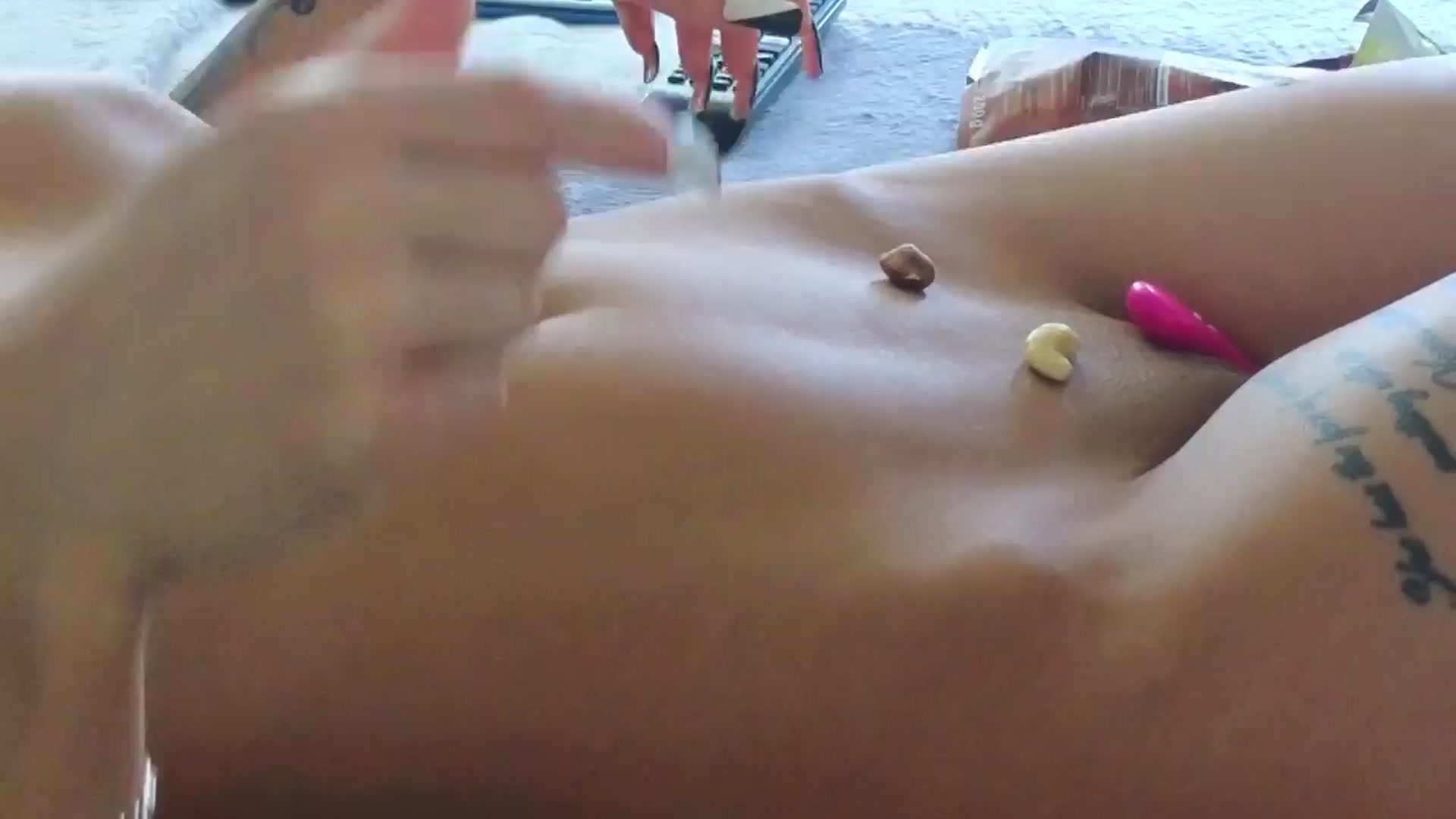 Gallery image thumbnail from Theowonder's myfreecams stream on, 04/12/2024, 10:18 image 18 of 20