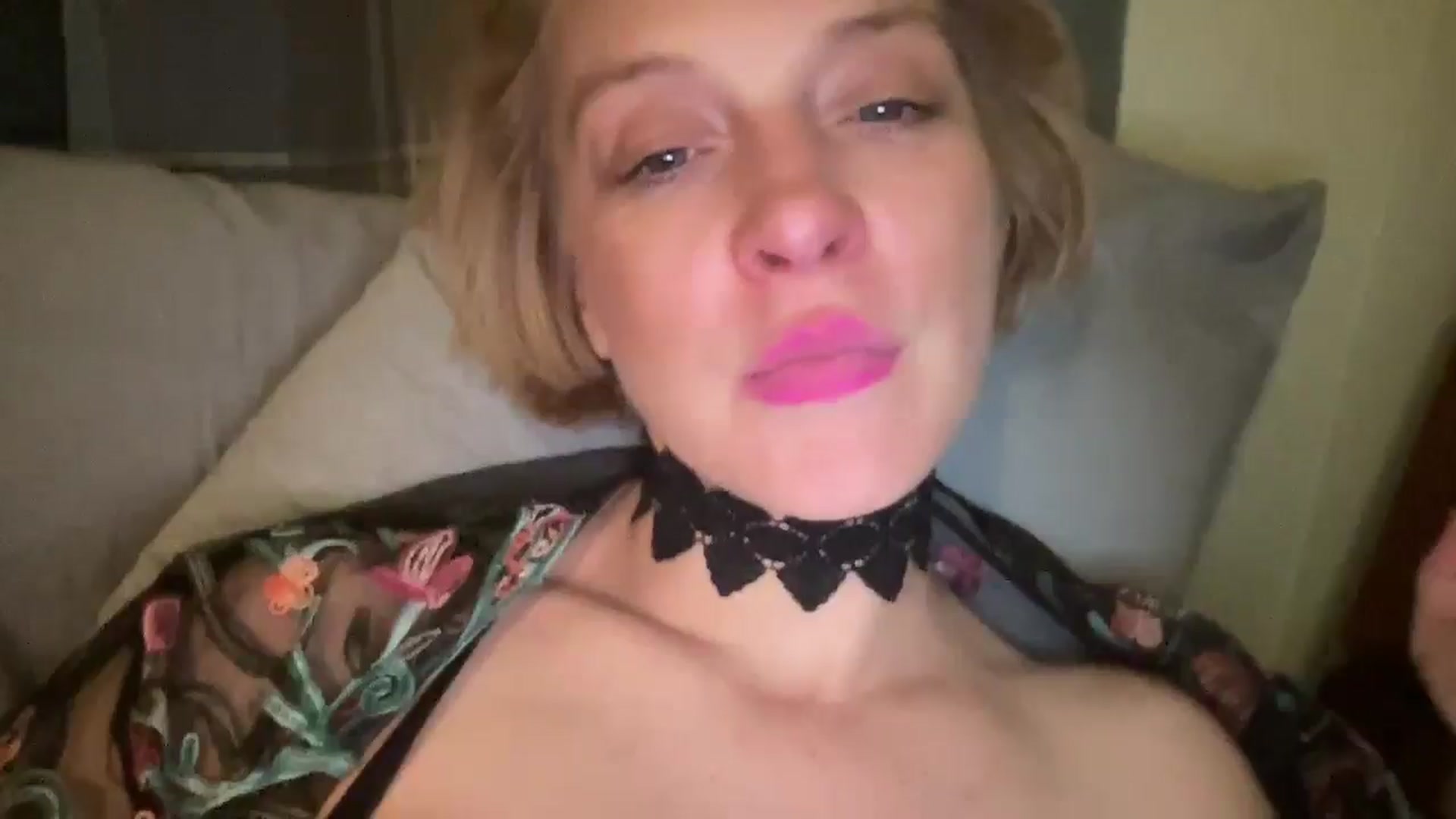 Gallery image thumbnail from Therapie's myfreecams stream on, 04/03/2025, 08:15 image 20 of 20