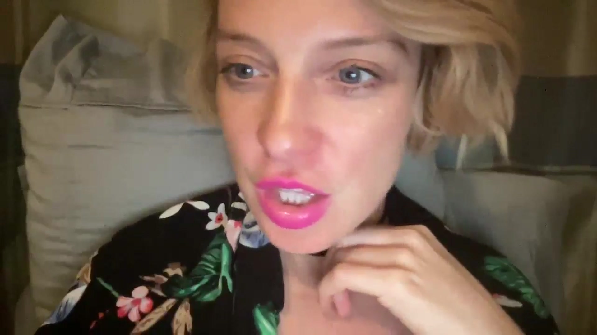 Gallery image thumbnail from Therapie's myfreecams stream on, 04/04/2025, 07:12 image 13 of 20