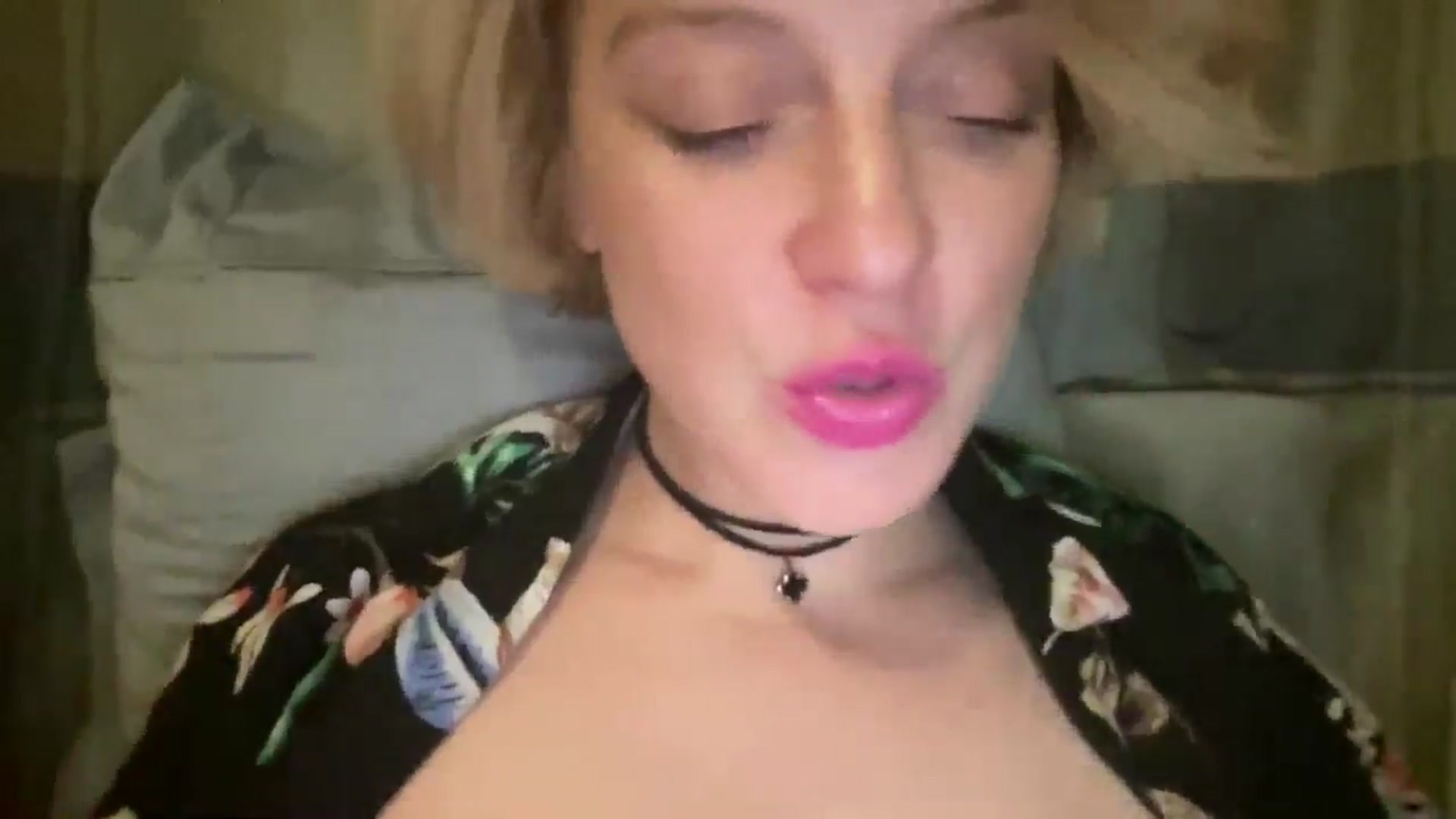 Gallery image thumbnail from Therapie's myfreecams stream on, 04/04/2025, 08:28 image 3 of 20
