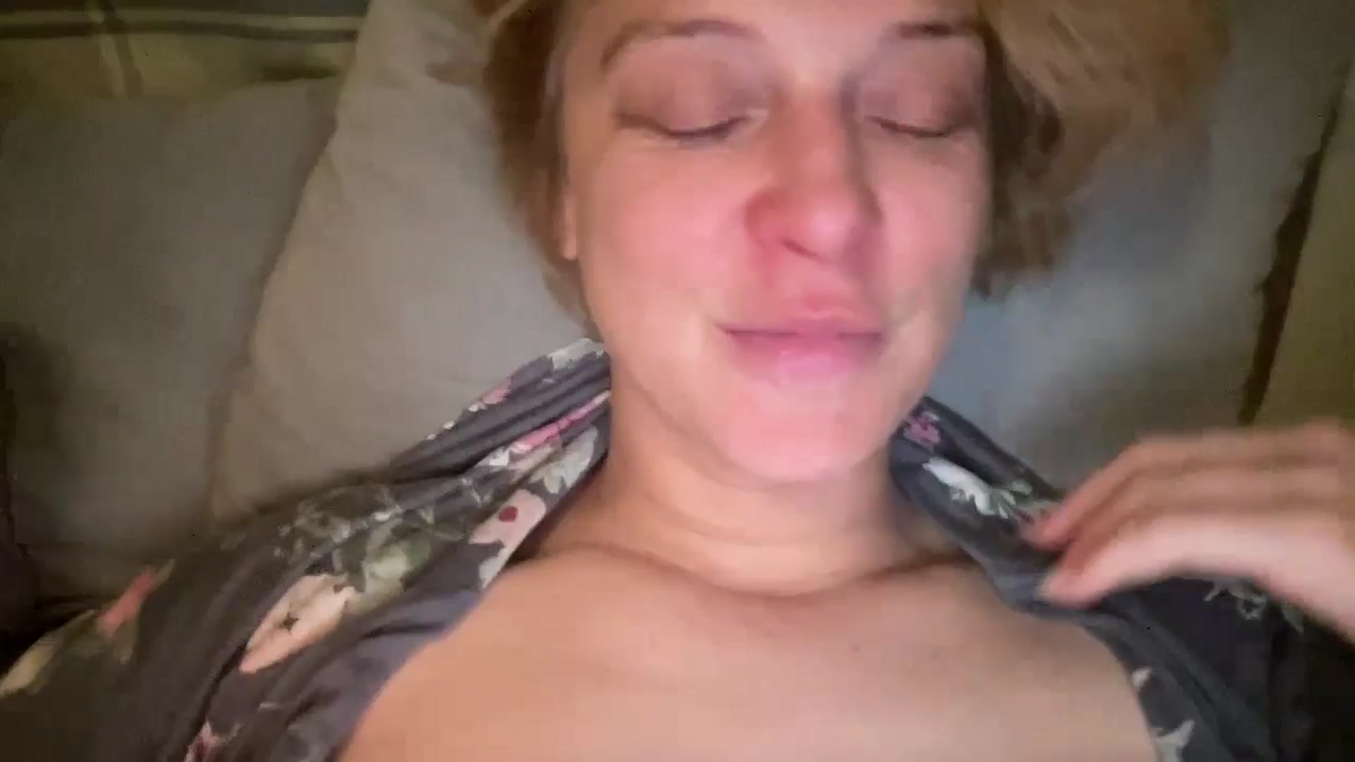 Gallery image thumbnail from Therapie's myfreecams stream on, 04/10/2025, 08:36 image 16 of 20