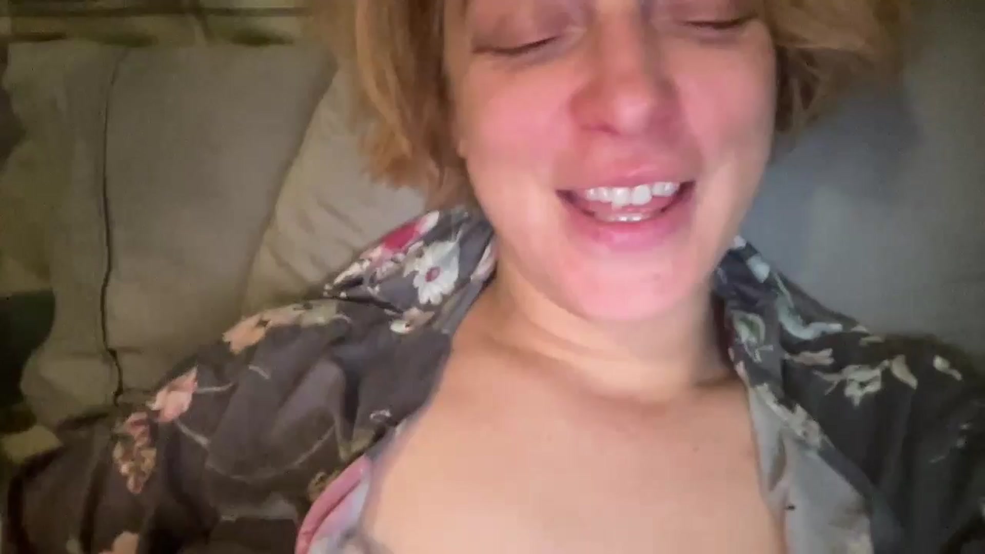 Gallery image thumbnail from Therapie's myfreecams stream on, 04/10/2025, 08:36 image 1 of 20