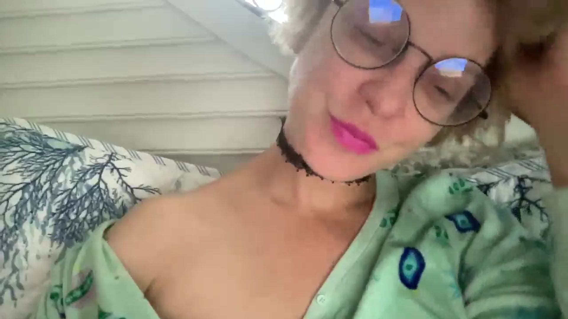 Gallery image thumbnail from Therapie's myfreecams stream on, 05/07/2025, 17:46 image 11 of 20