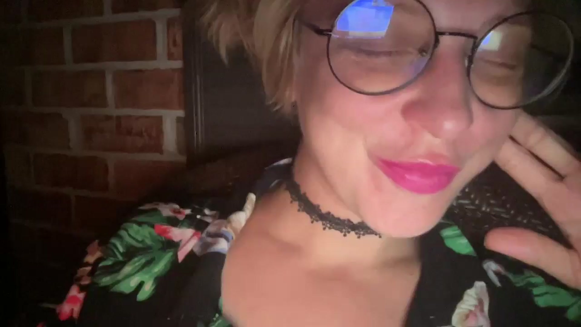 Gallery image thumbnail from Therapie's myfreecams stream on, 05/19/2025, 02:59 image 9 of 20