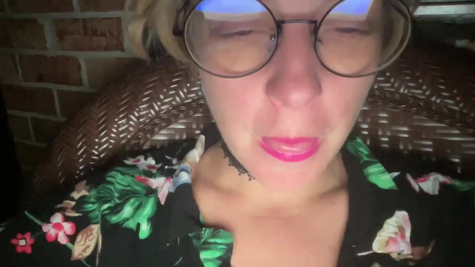 Gallery image thumbnail from Therapie's myfreecams stream on, 05/19/2025, 02:59 image 16 of 20