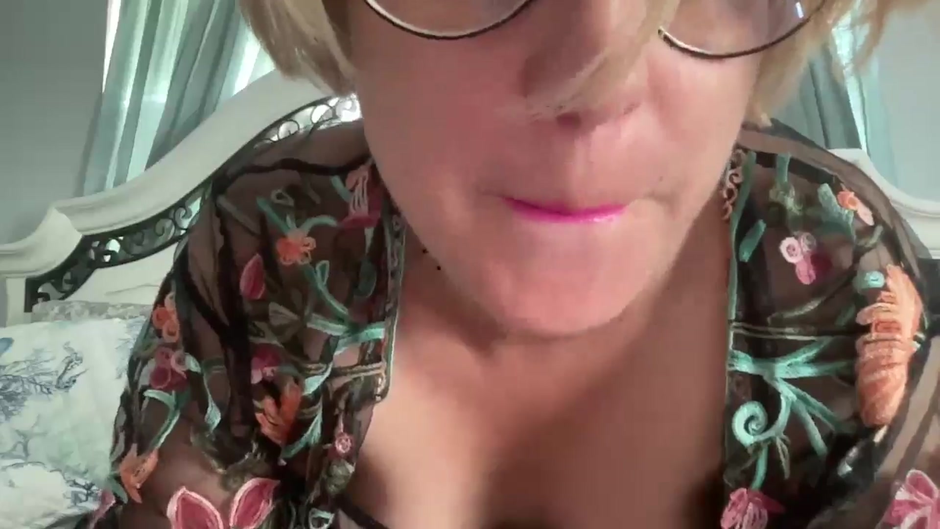 Gallery image thumbnail from Therapie's myfreecams stream on, 05/20/2025, 15:56 image 11 of 20