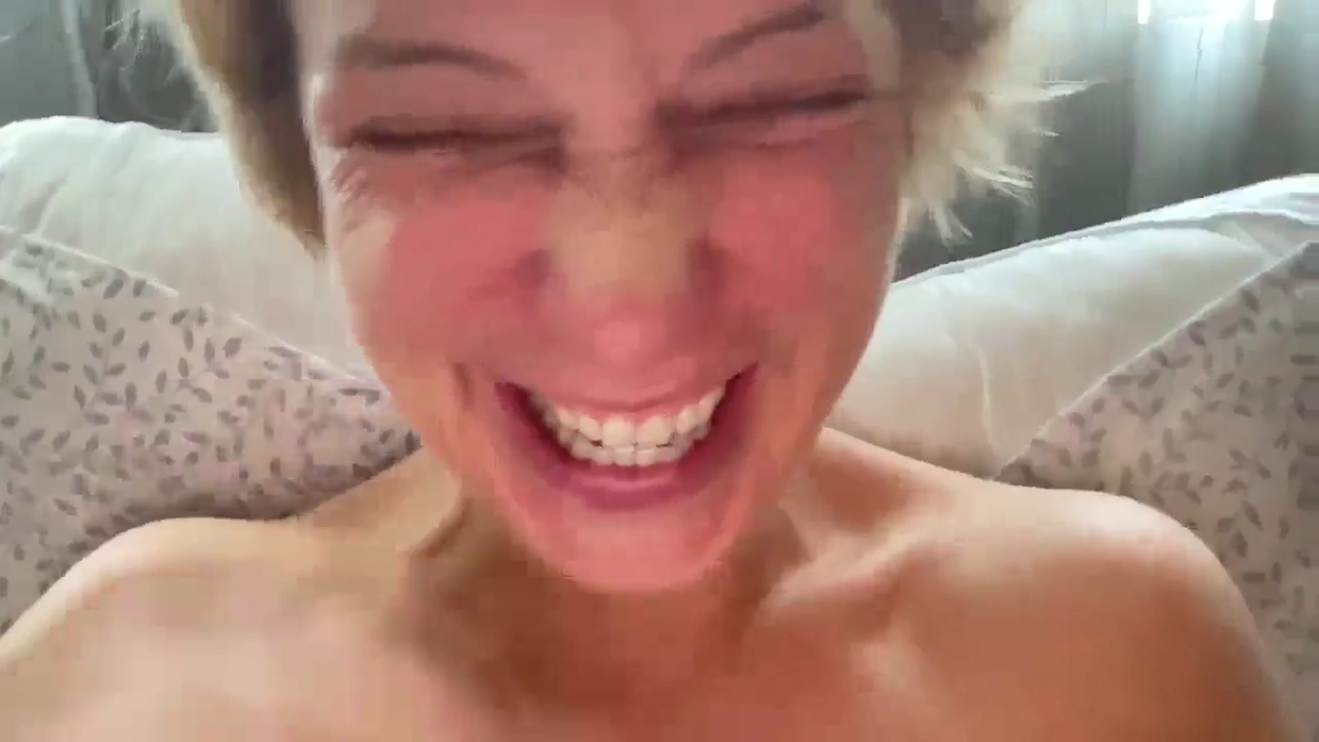 Gallery image thumbnail from Therapie's myfreecams stream on, 10/27/2025, 15:28 image 13 of 20