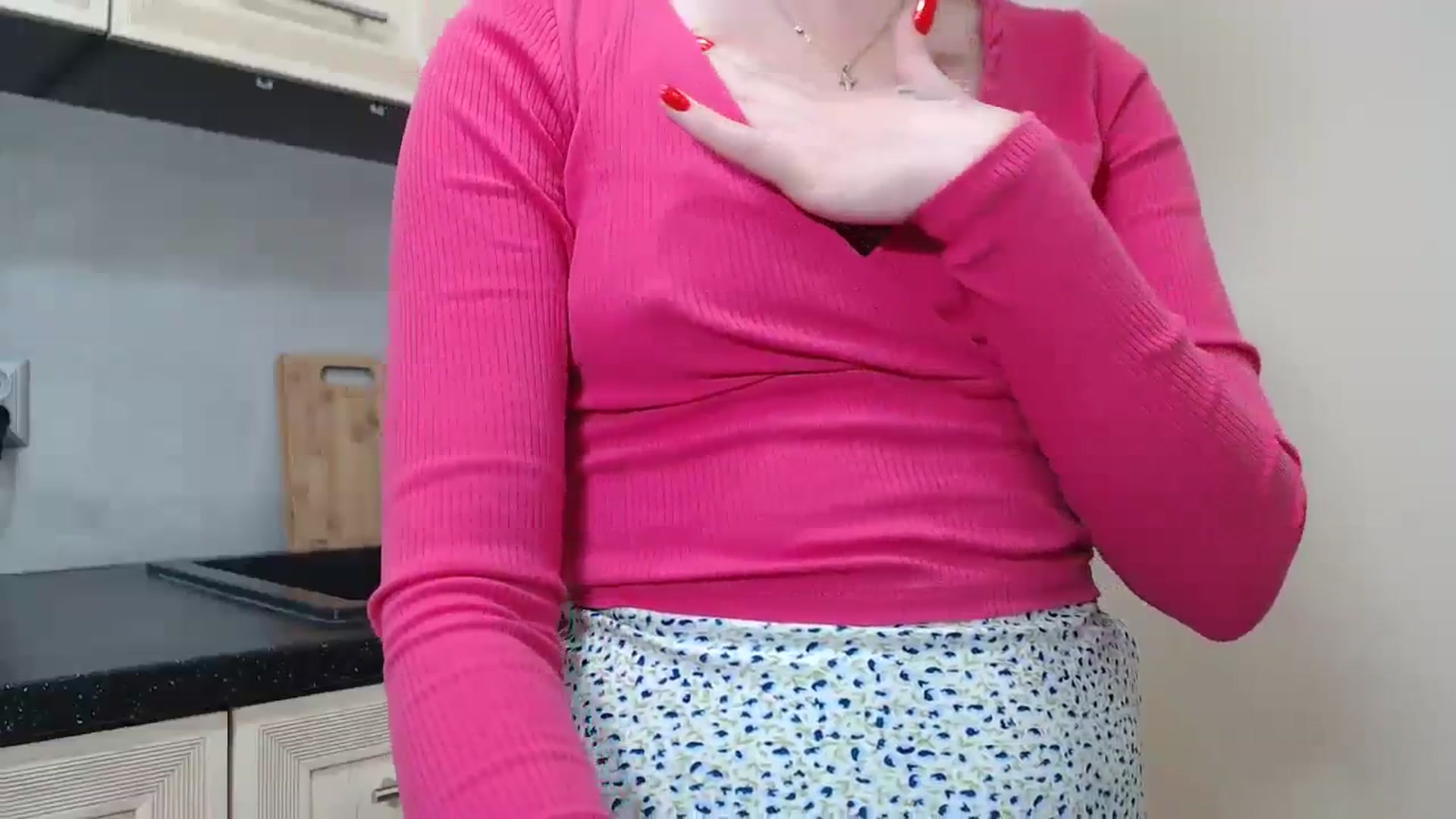 Gallery image thumbnail from Theresa7888's myfreecams stream on, 12/25/2023, 17:49 image 13 of 20