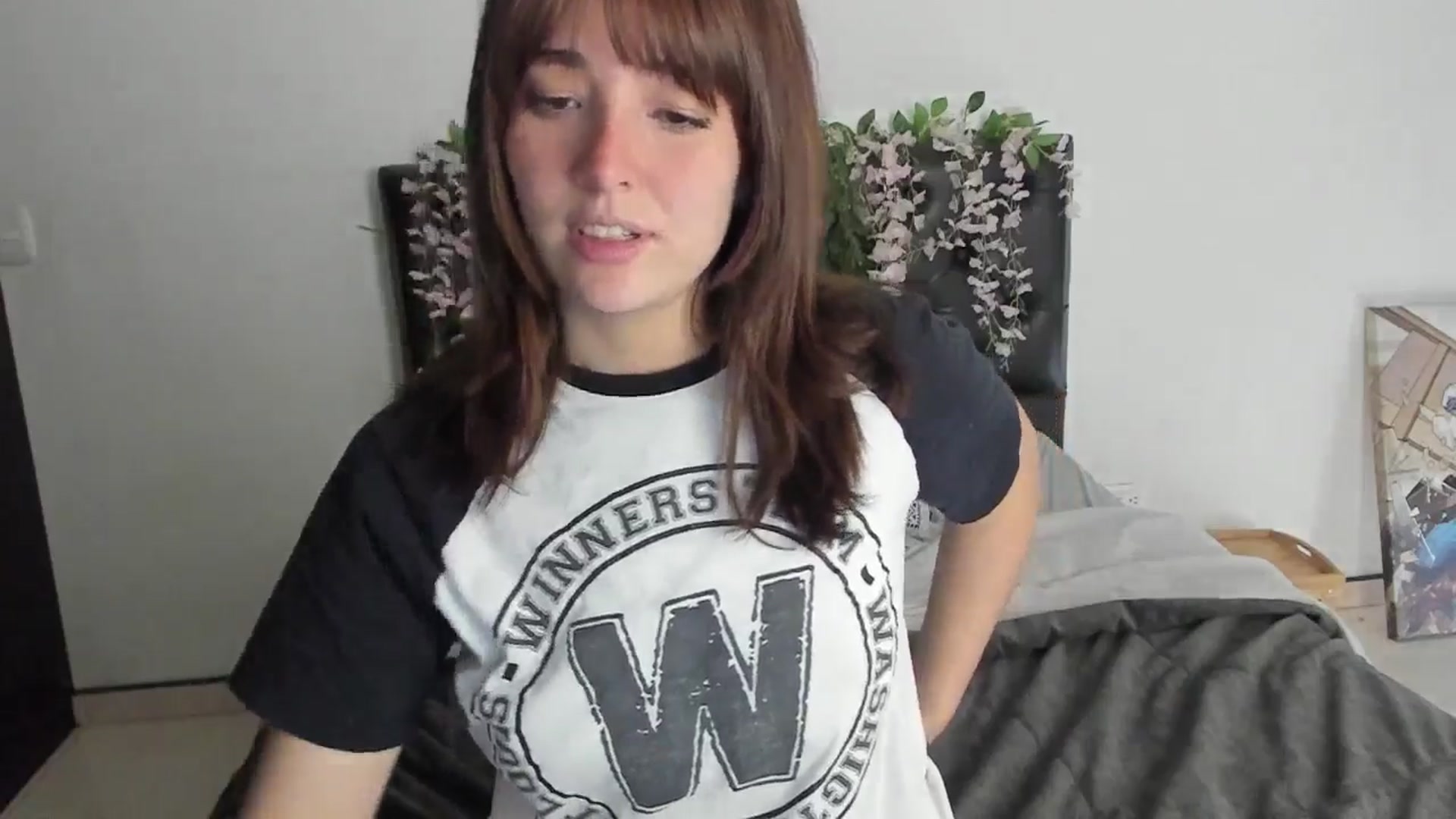 Gallery image thumbnail from Thewhitegirl's myfreecams stream on, 06/14/2025, 17:05 image 16 of 20