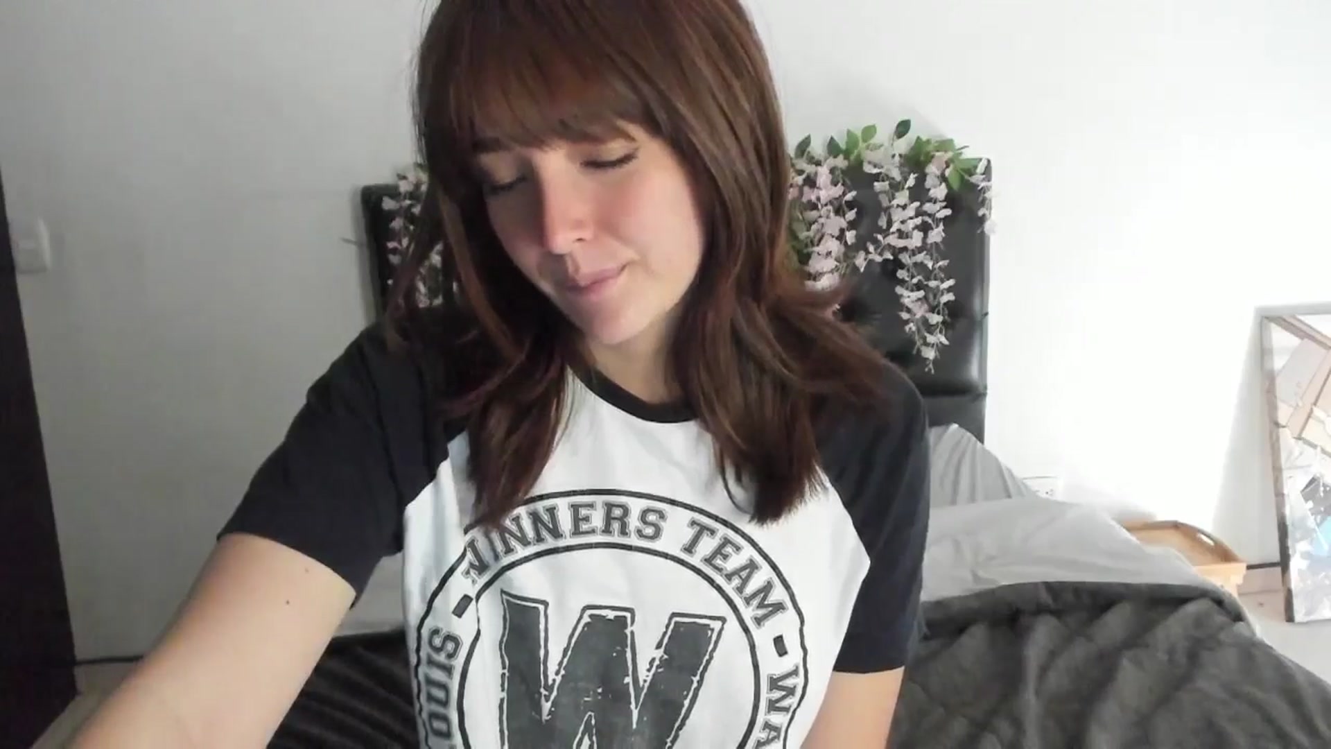 Gallery image thumbnail from Thewhitegirl's myfreecams stream on, 06/14/2025, 17:05 image 5 of 20