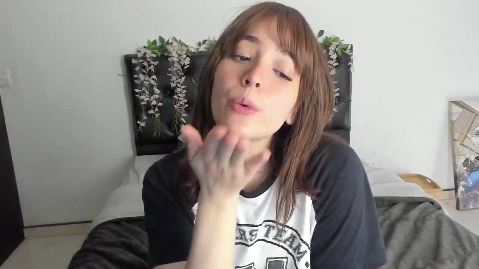 Gallery image thumbnail from Thewhitegirl's myfreecams stream on, 06/14/2025, 17:05 image 14 of 20