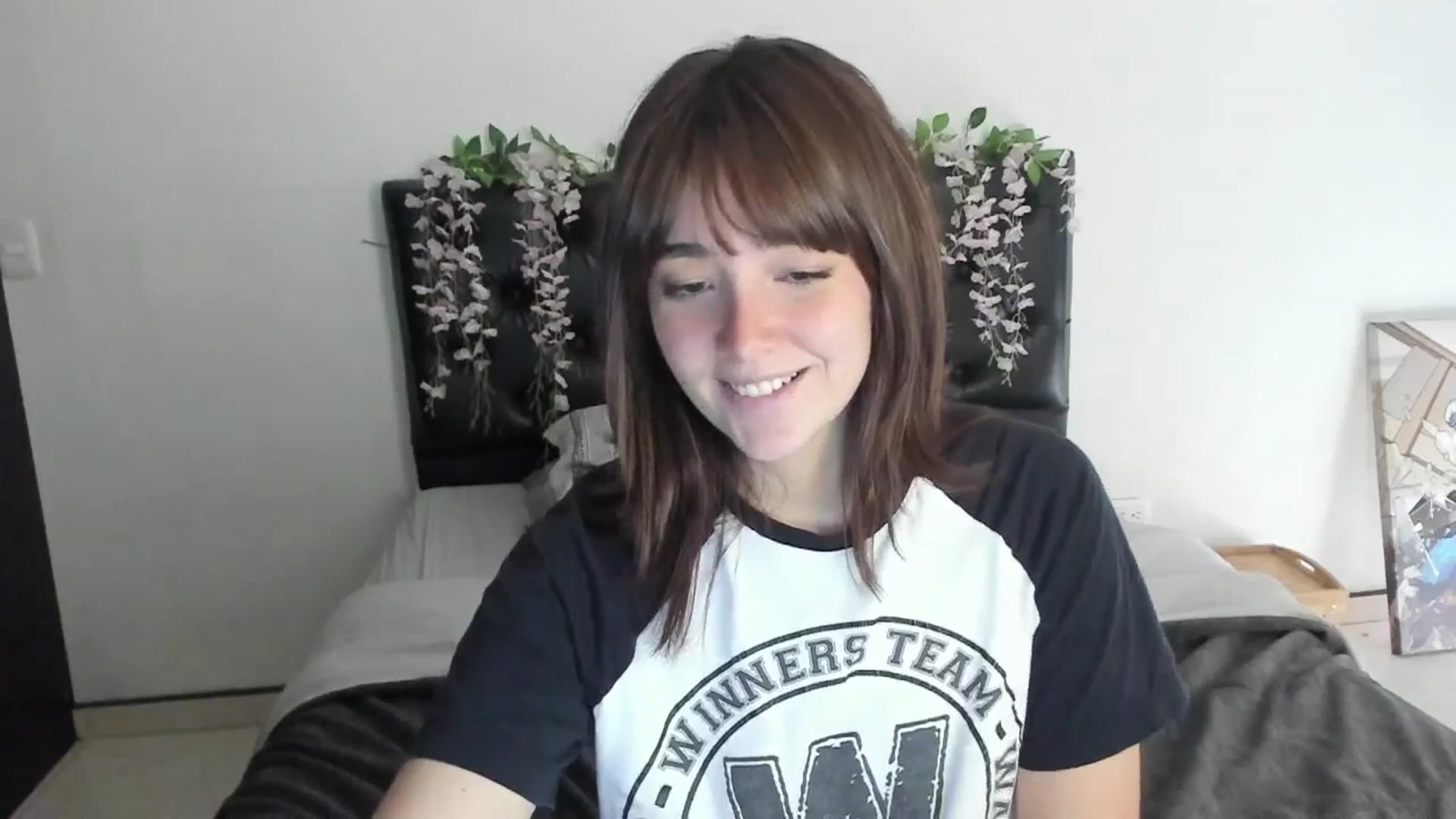Gallery image thumbnail from Thewhitegirl's myfreecams stream on, 06/14/2025, 18:23 image 5 of 20