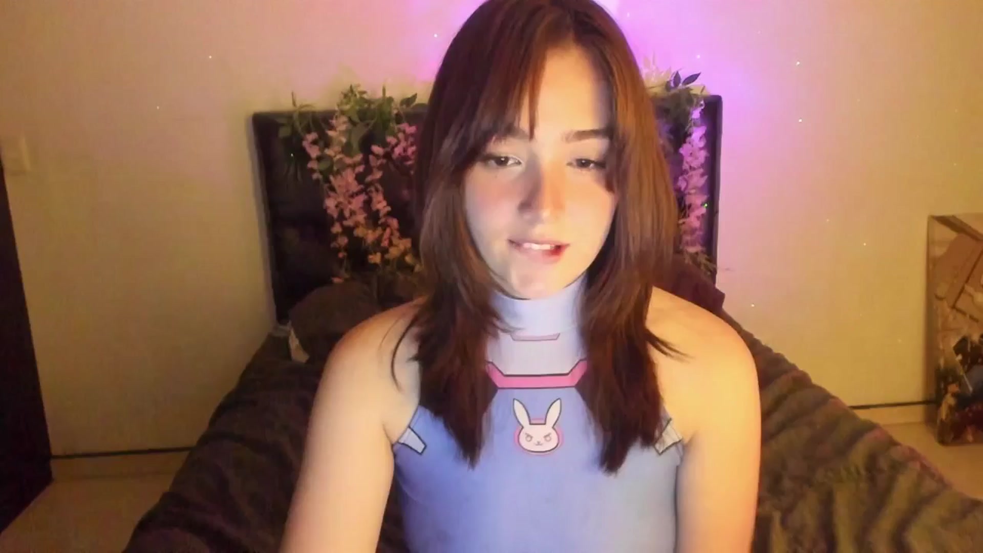 Gallery image thumbnail from Thewhitegirl's myfreecams stream on, 06/25/2025, 04:41 image 9 of 20