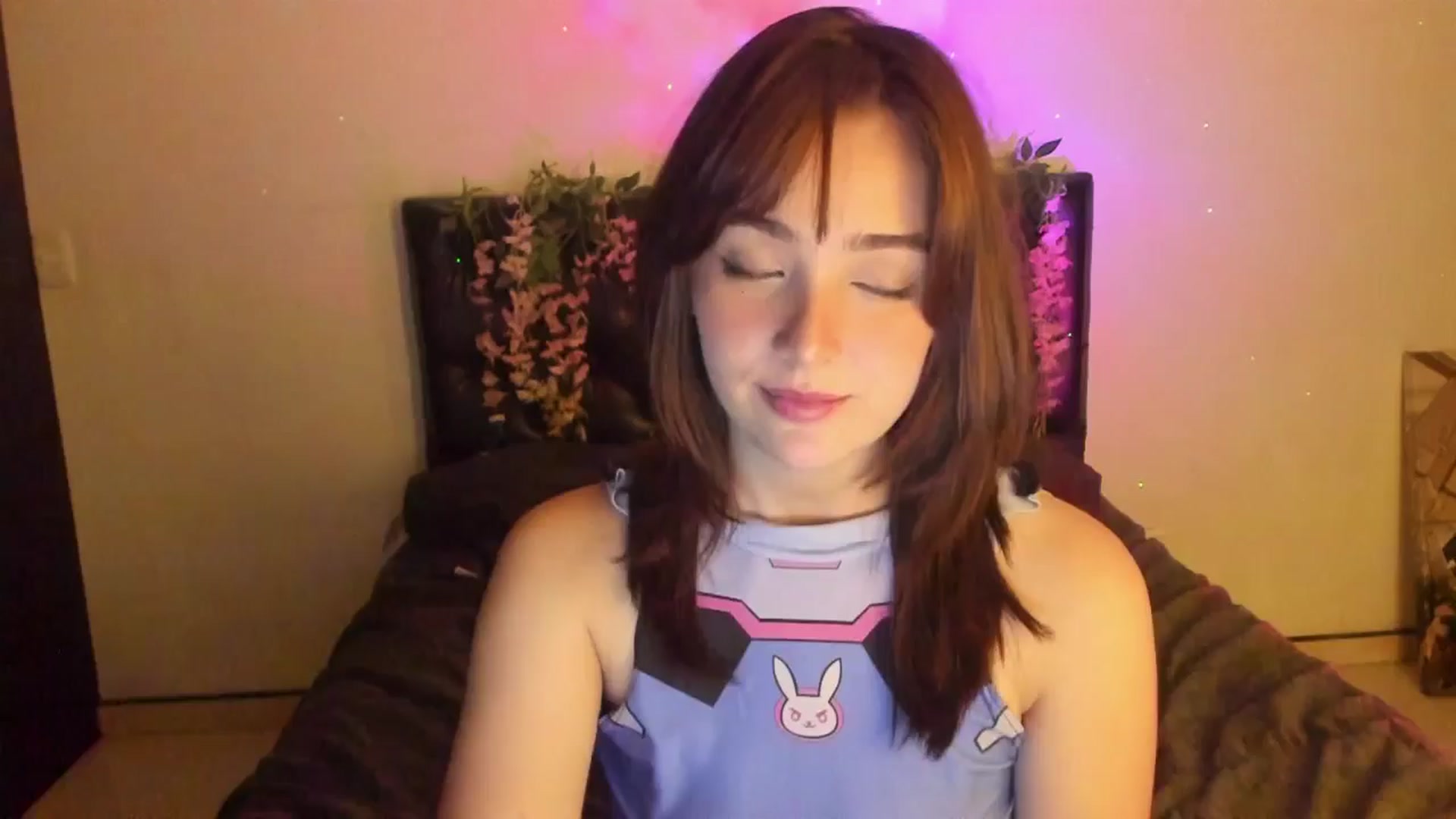 Gallery image thumbnail from Thewhitegirl's myfreecams stream on, 06/25/2025, 04:41 image 17 of 20