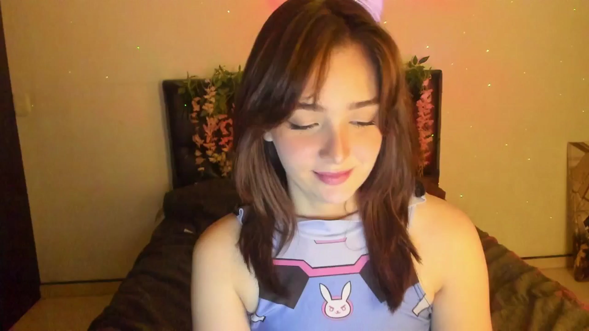 Gallery image thumbnail from Thewhitegirl's myfreecams stream on, 06/25/2025, 04:41 image 16 of 20