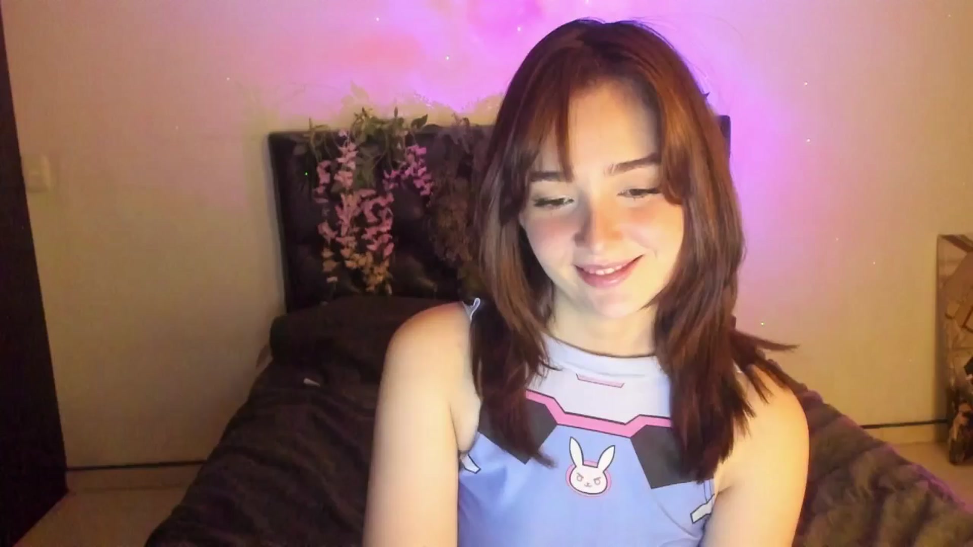 Gallery image thumbnail from Thewhitegirl's myfreecams stream on, 06/25/2025, 04:41 image 18 of 20