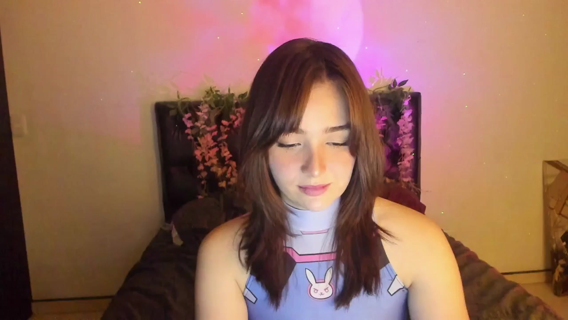 Gallery image thumbnail from Thewhitegirl's myfreecams stream on, 06/25/2025, 04:41 image 8 of 20