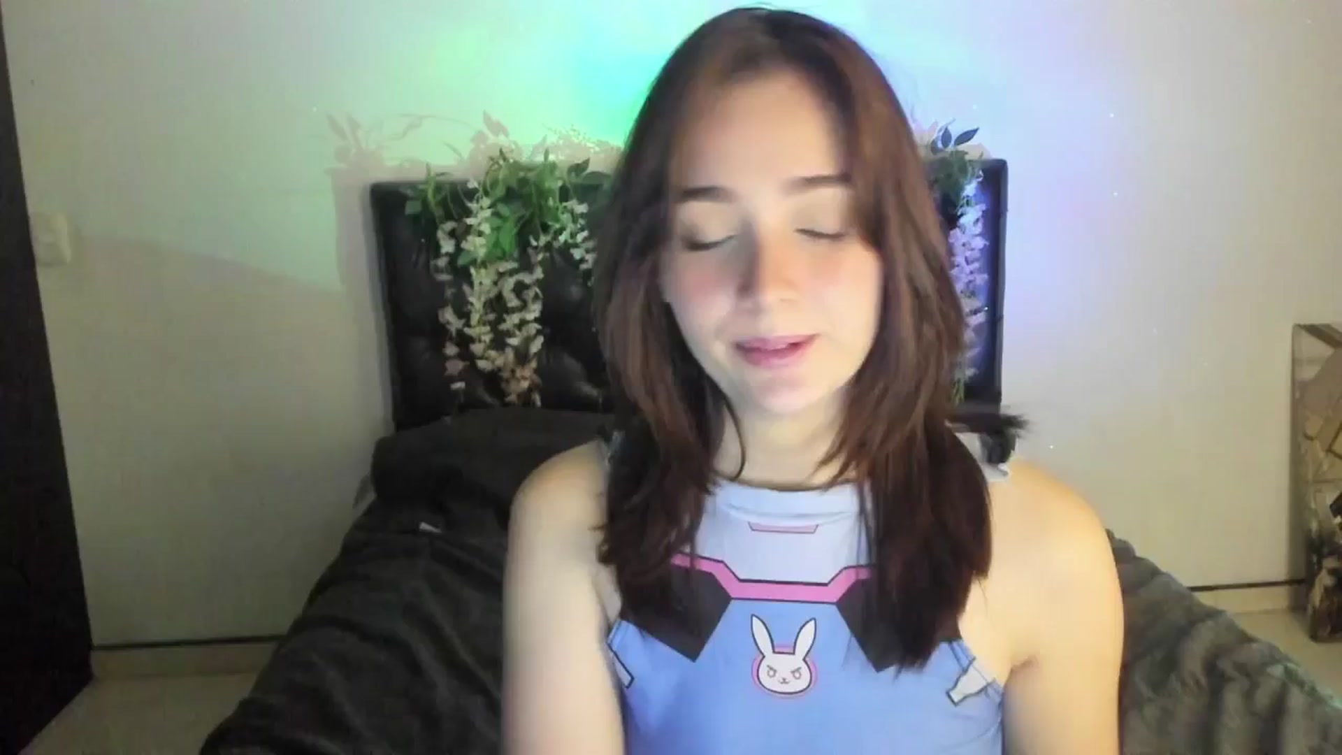 Gallery image thumbnail from Thewhitegirl's myfreecams stream on, 06/25/2025, 05:02 image 1 of 20