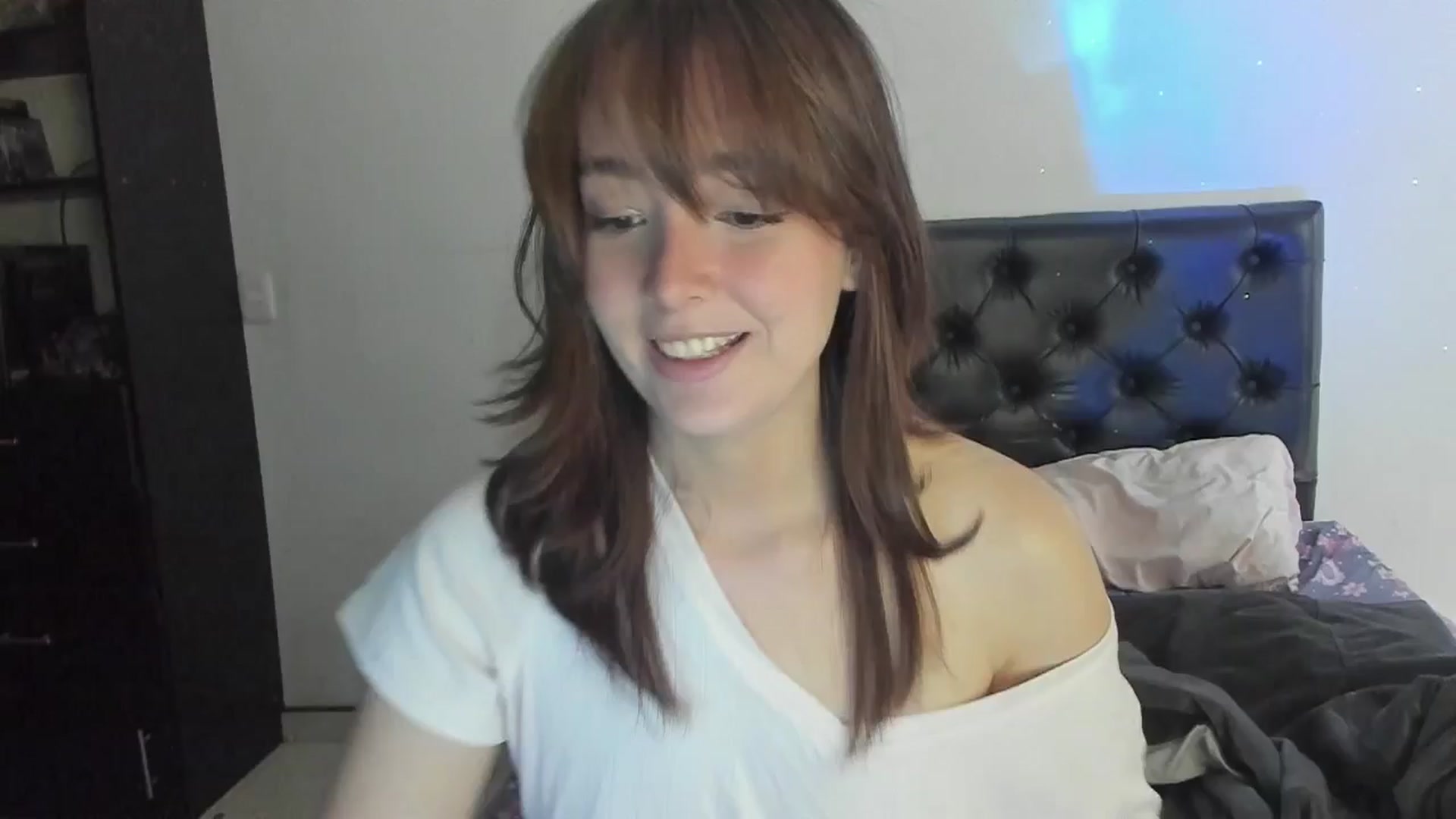 Gallery image thumbnail from Thewhitegirl's myfreecams stream on, 07/30/2025, 16:33 image 4 of 20
