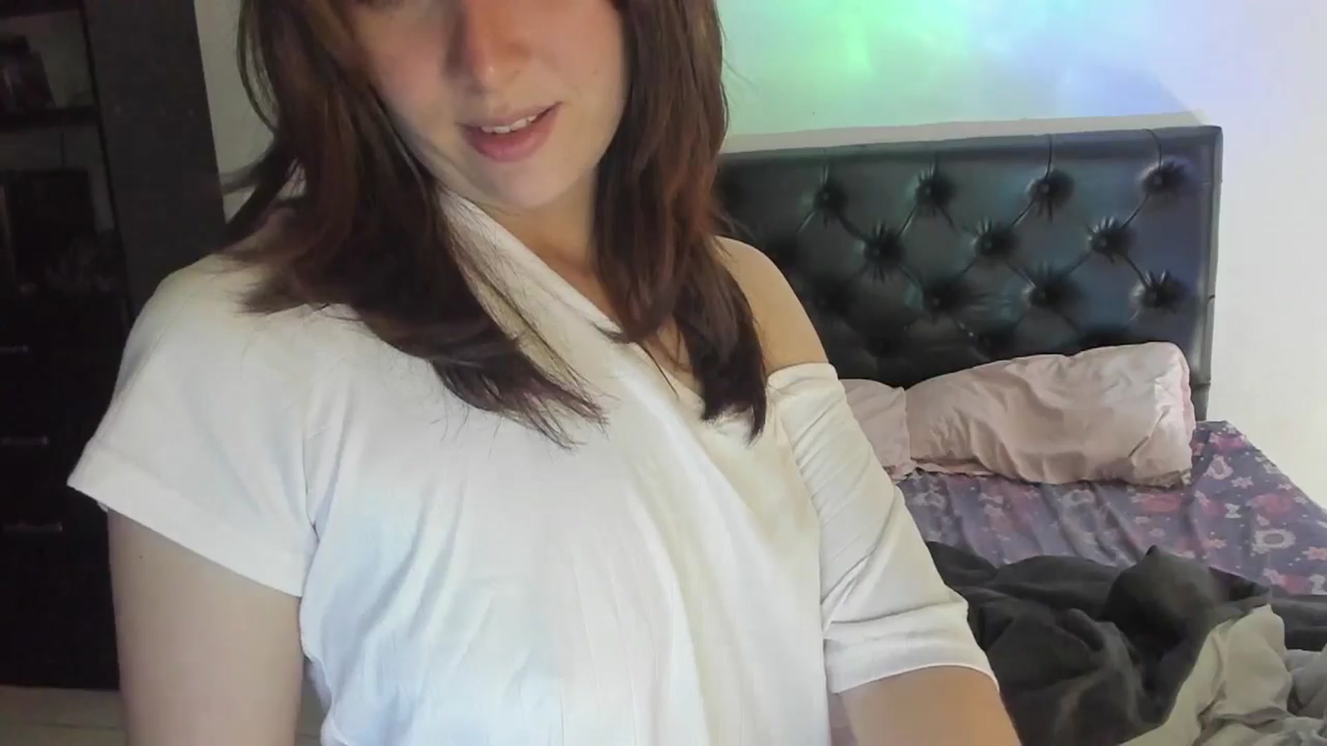 Gallery image thumbnail from Thewhitegirl's myfreecams stream on, 07/30/2025, 16:33 image 15 of 20