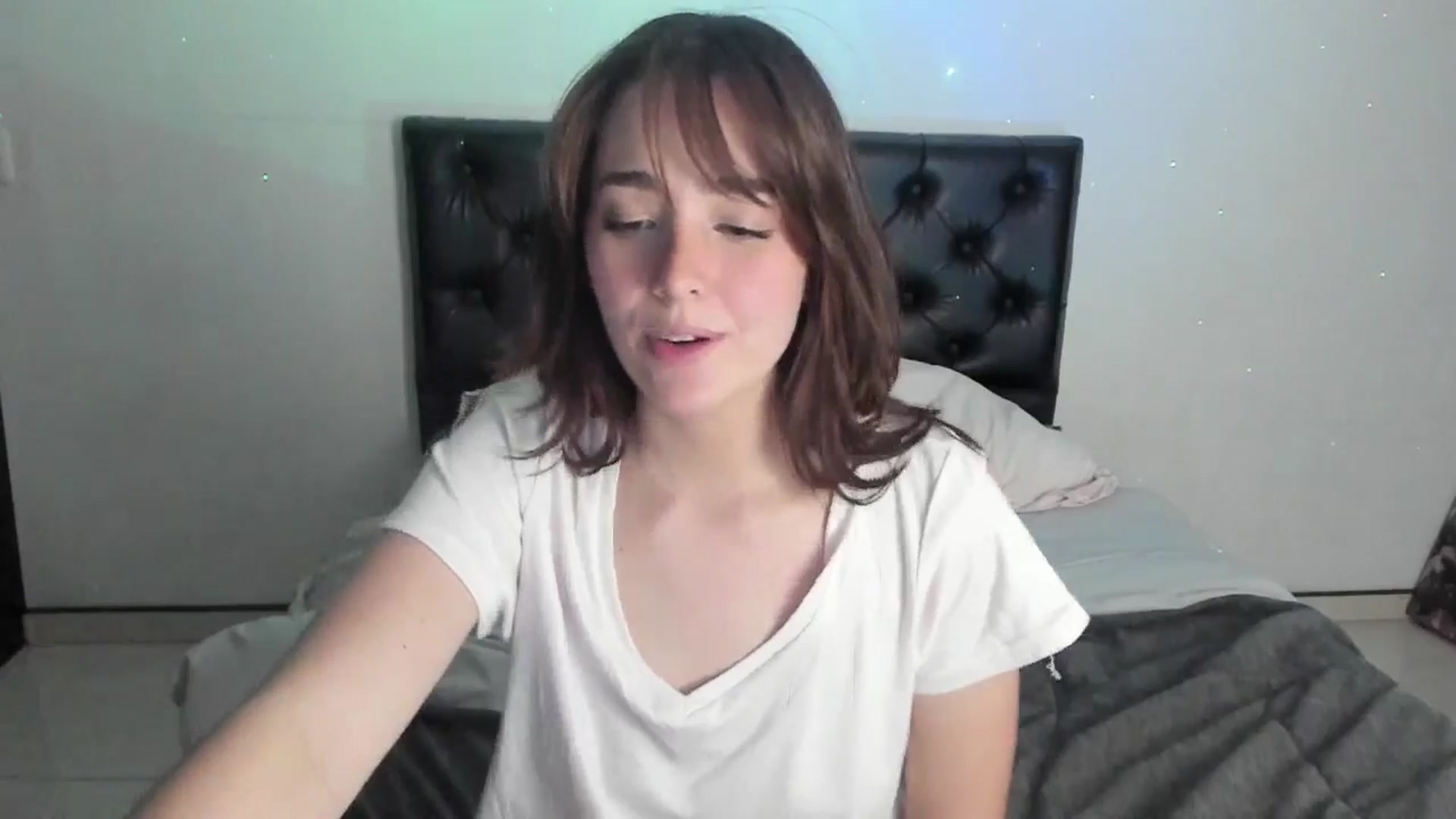 Gallery image thumbnail from Thewhitegirl's myfreecams stream on, 07/31/2025, 03:06 image 18 of 20
