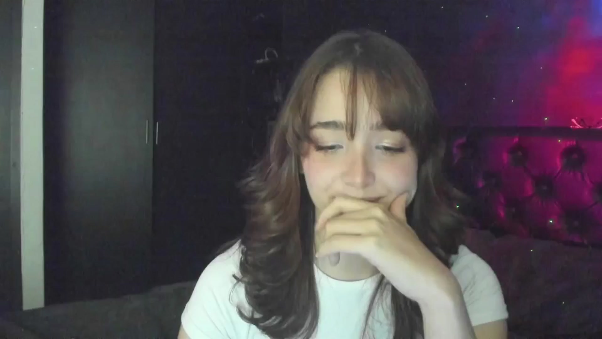 Gallery image thumbnail from Thewhitegirl's myfreecams stream on, 08/14/2025, 04:52 image 1 of 20
