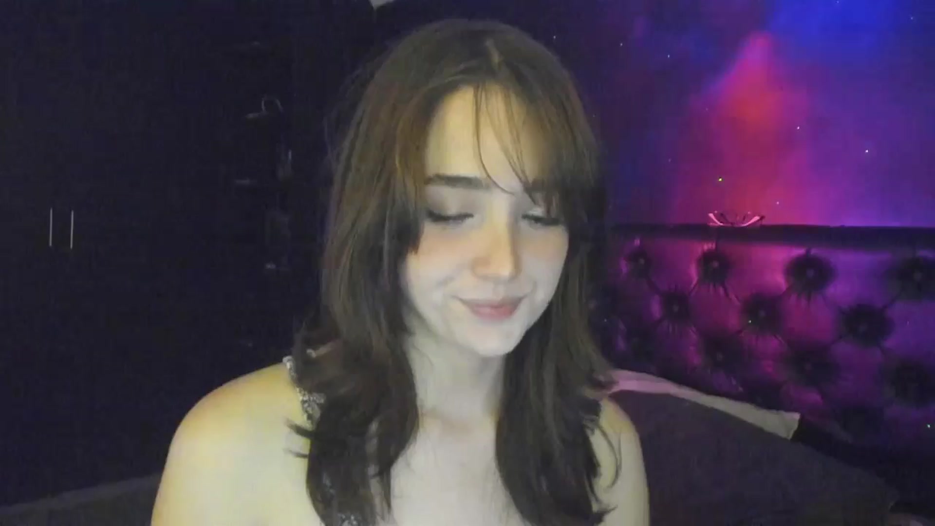Gallery image thumbnail from Thewhitegirl's myfreecams stream on, 08/15/2025, 05:49 image 3 of 20