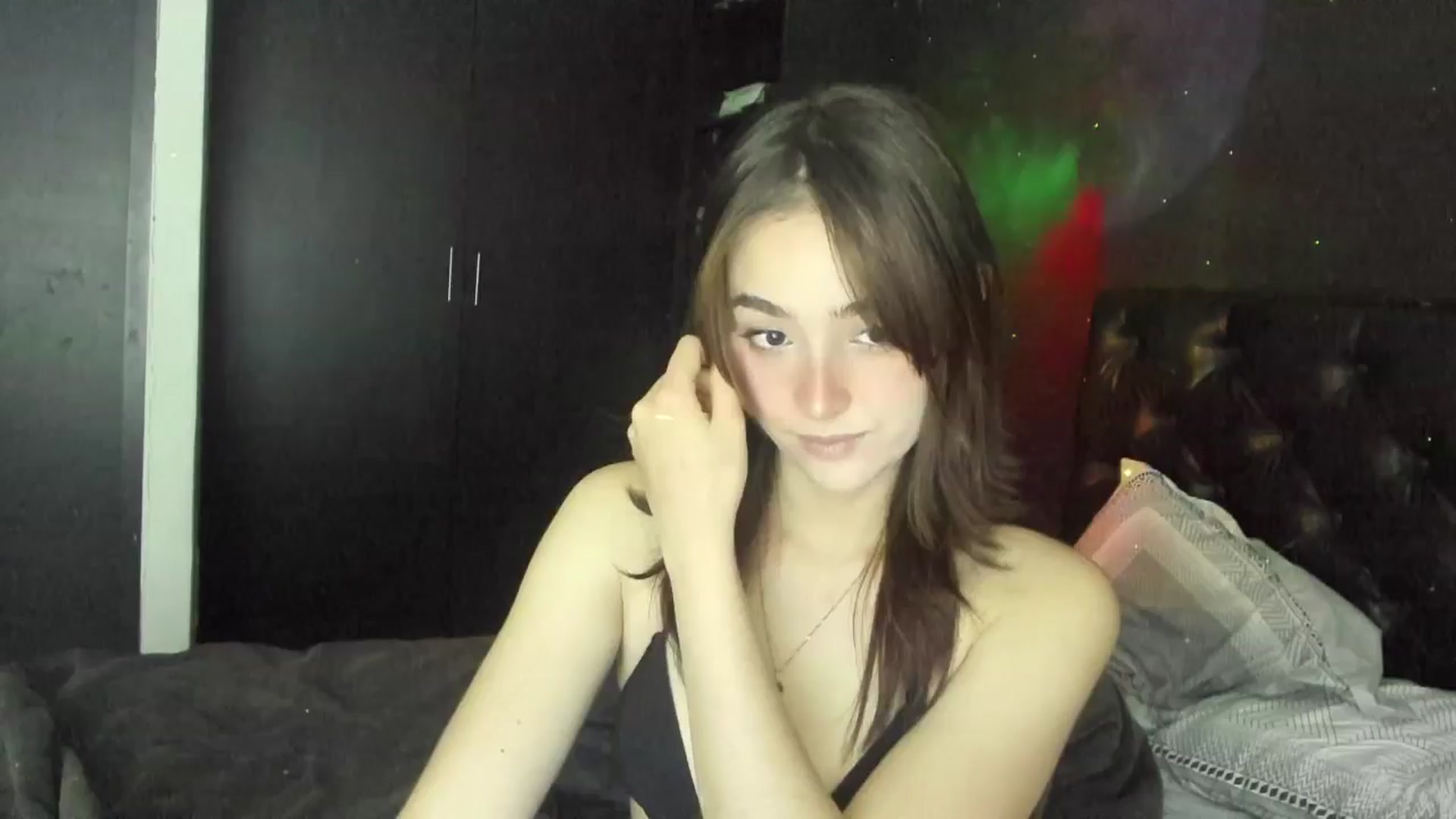 Gallery image thumbnail from Thewhitegirl's myfreecams stream on, 09/14/2025, 17:04 image 16 of 20
