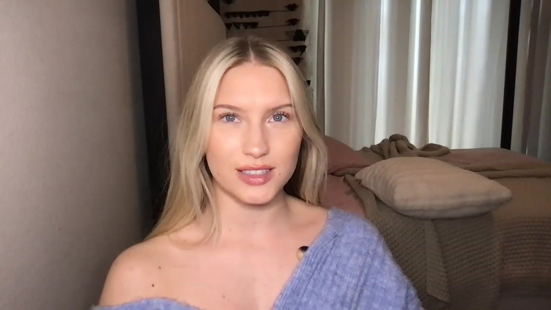 Gallery image thumbnail from Thezabrina's myfreecams stream on, 11/17/2022, 21:58 image 13 of 20