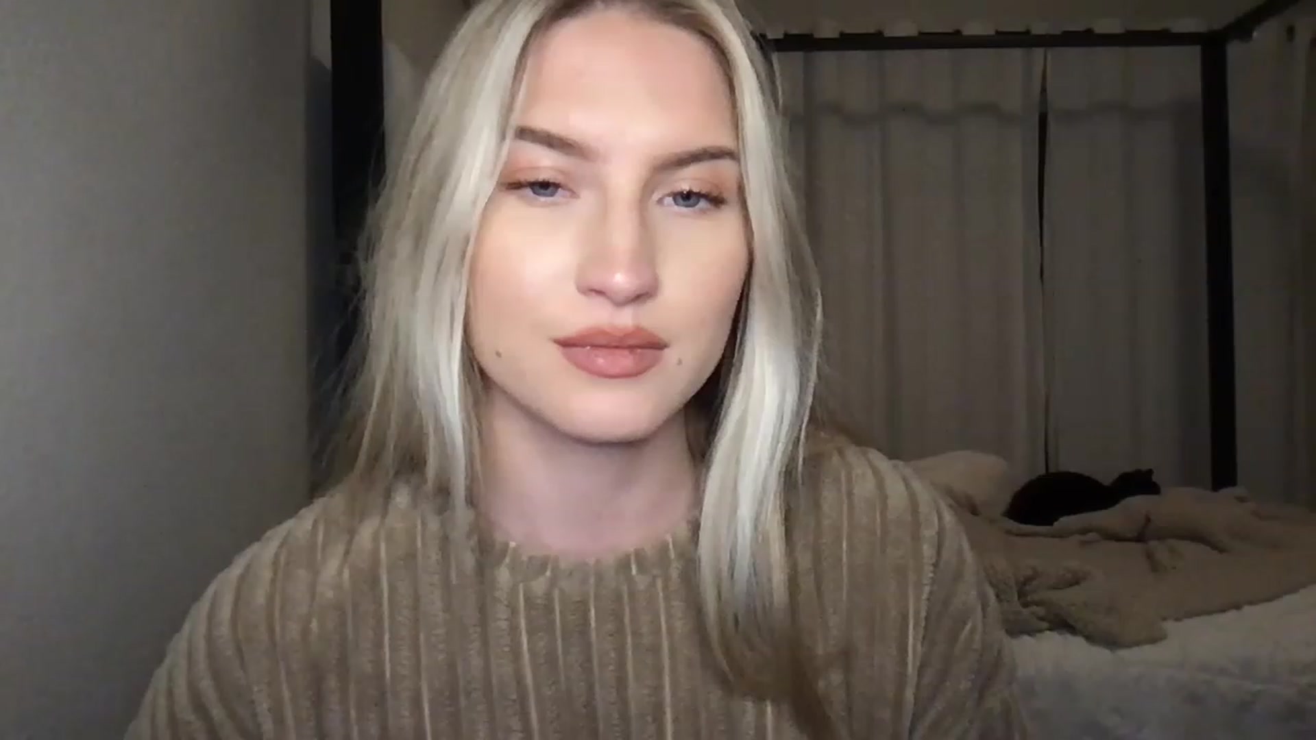 Gallery image thumbnail from Thezabrina's myfreecams stream on, 11/29/2022, 02:54 image 5 of 20