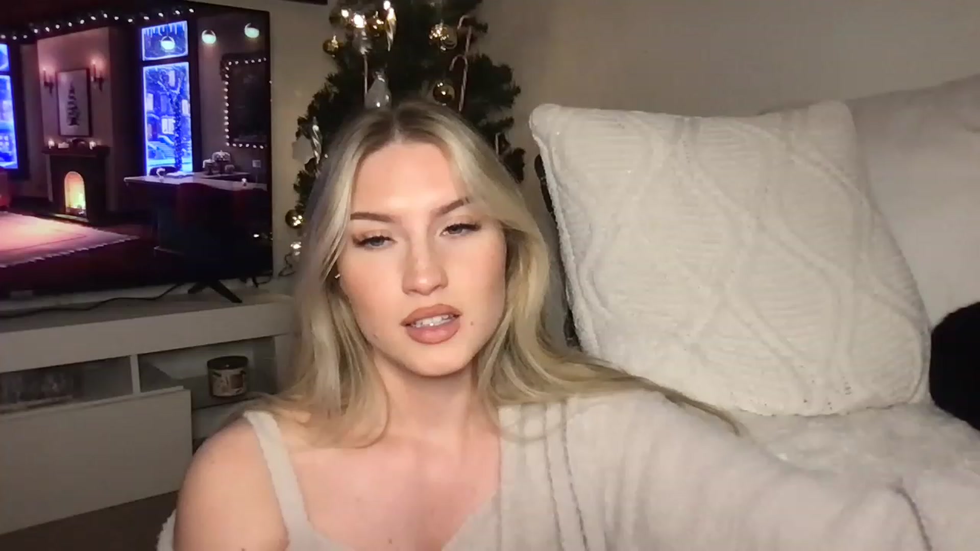 Gallery image thumbnail from Thezabrina's myfreecams stream on, 12/24/2022, 04:40 image 20 of 20