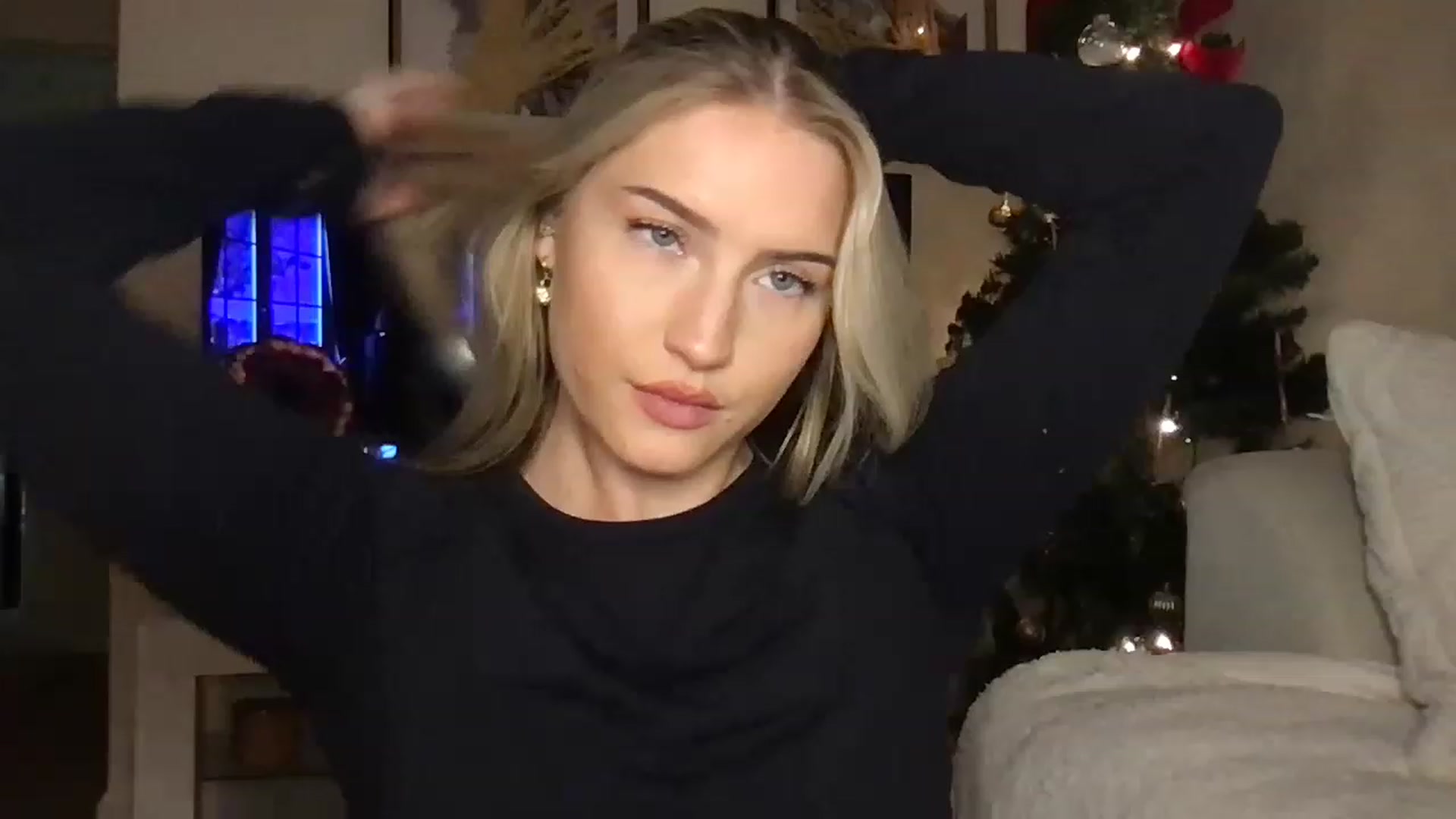 Gallery image thumbnail from Thezabrina's myfreecams stream on, 12/29/2022, 02:39 image 16 of 20