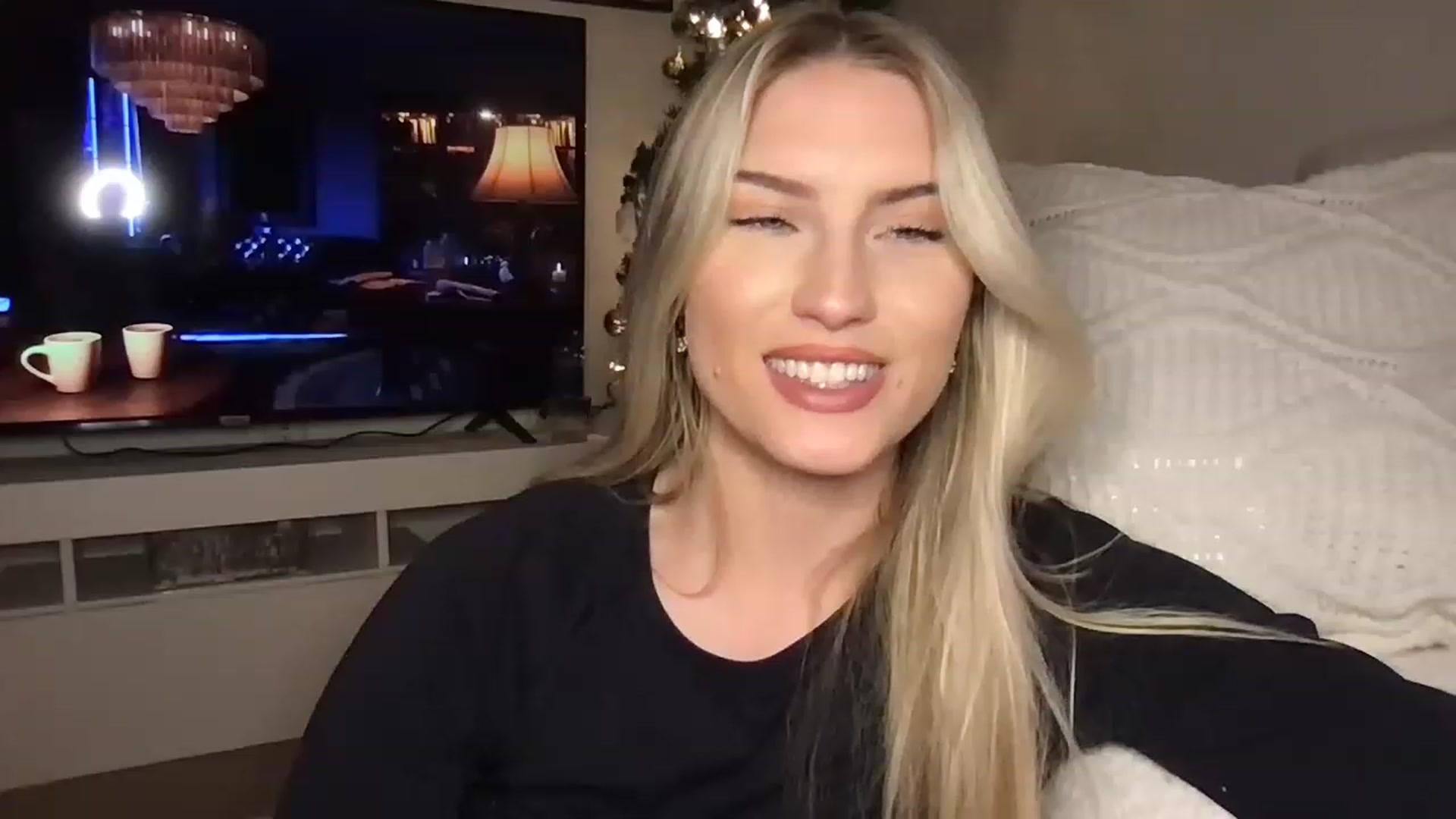 Gallery image thumbnail from Thezabrina's myfreecams stream on, 12/29/2022, 04:30 image 16 of 20