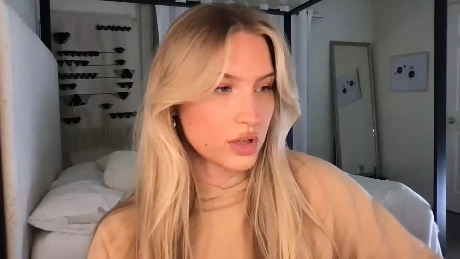 Gallery image thumbnail from Thezabrina's myfreecams stream on, 02/02/2023, 04:58 image 2 of 20