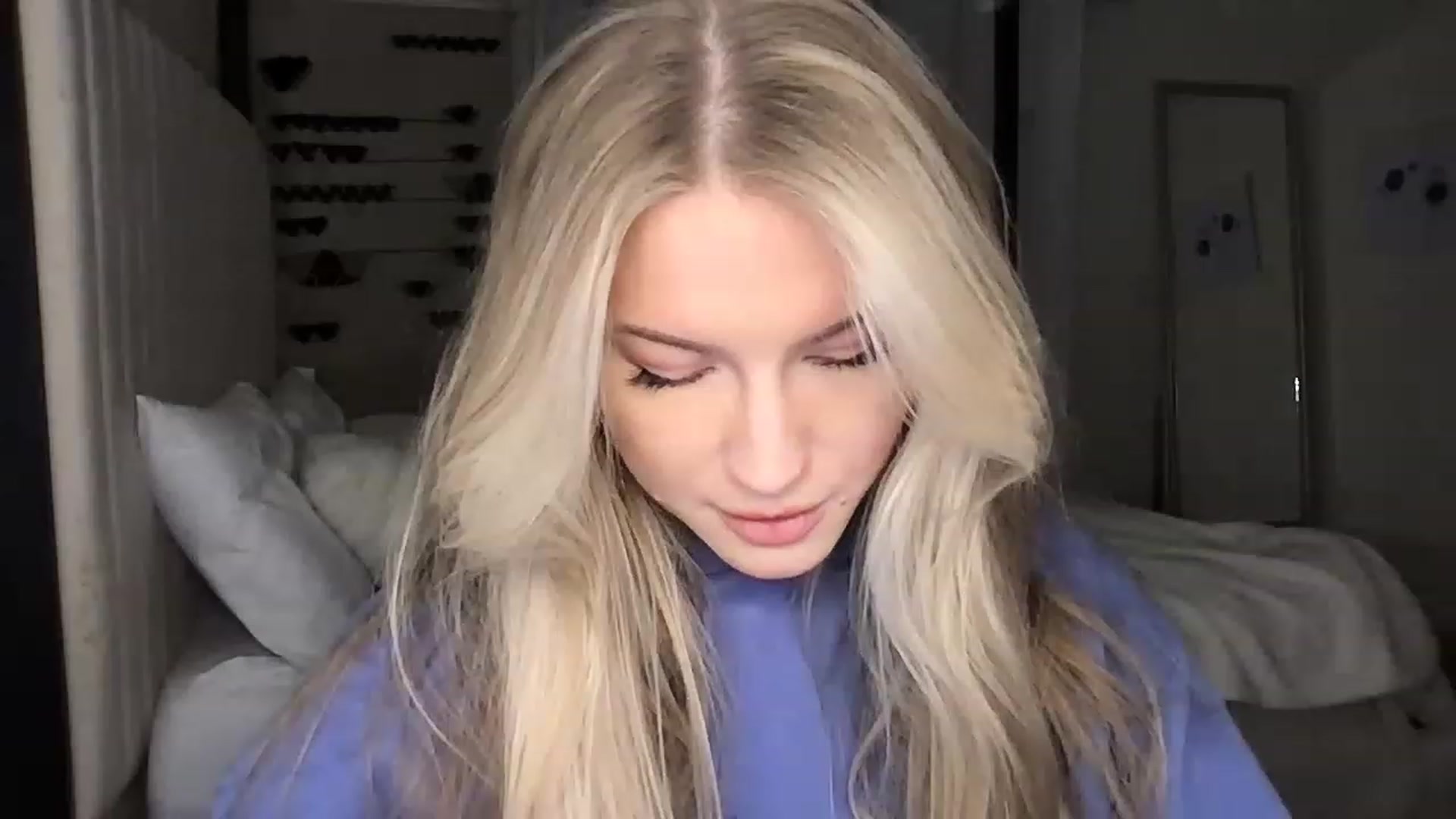 Gallery image thumbnail from Thezabrina's myfreecams stream on, 02/14/2023, 02:39 image 1 of 20