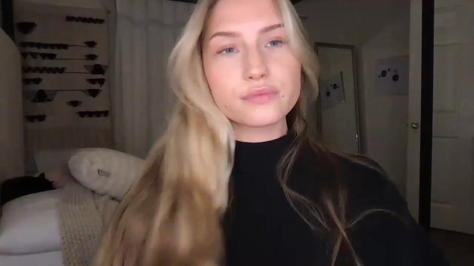 Gallery image thumbnail from Thezabrina's myfreecams stream on, 02/25/2023, 02:41 image 18 of 20