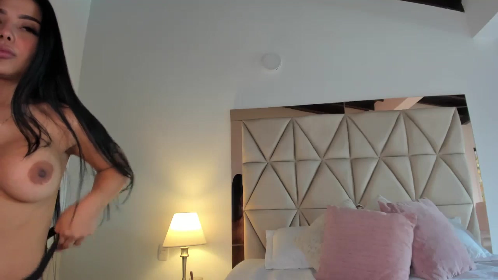 Gallery image thumbnail from Thianalee's myfreecams stream on, 04/10/2024, 16:47 image 7 of 20