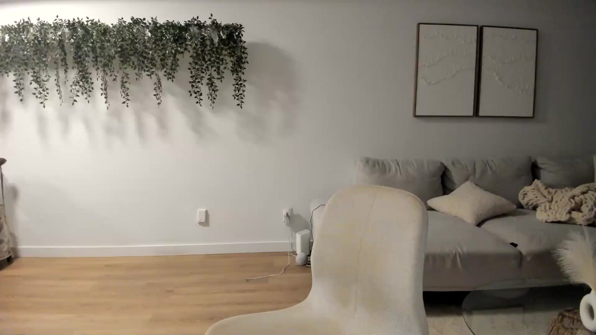 Gallery image thumbnail from ThicBootyLu's myfreecams stream on, 06/27/2024, 04:52 image 14 of 20