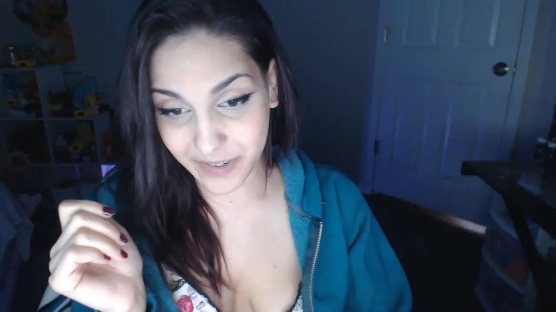 Gallery image thumbnail from ThirstyCara's myfreecams stream on, 12/03/2022, 03:48 image 11 of 20