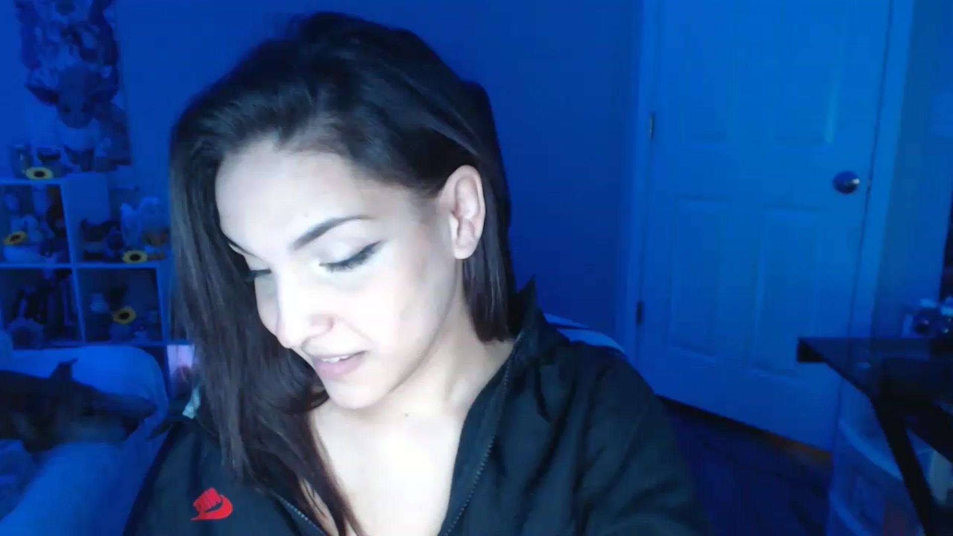 Gallery image thumbnail from ThirstyCara's myfreecams stream on, 12/17/2022, 06:26 image 6 of 20