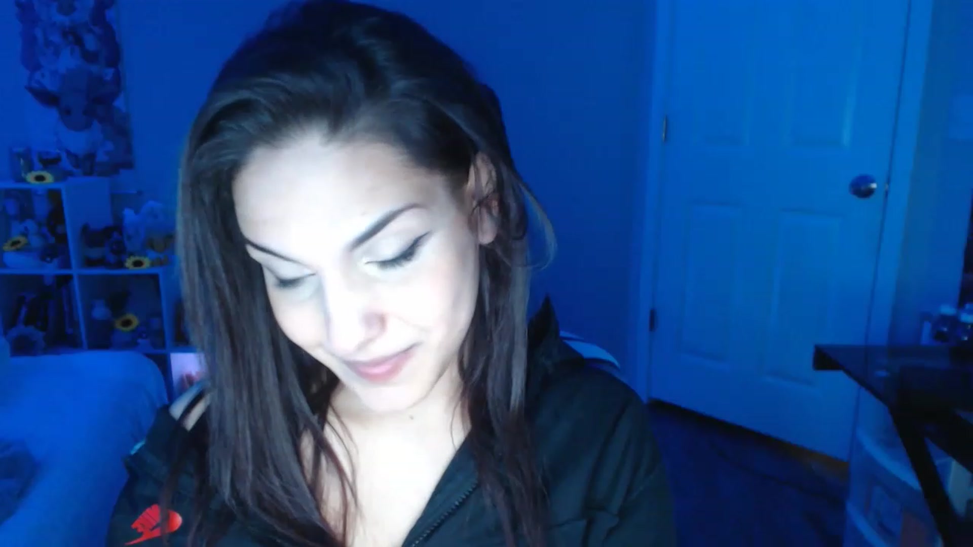 Gallery image thumbnail from ThirstyCara's myfreecams stream on, 12/17/2022, 06:26 image 11 of 20