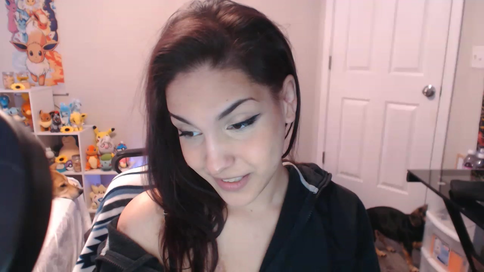 Gallery image thumbnail from ThirstyCara's myfreecams stream on, 12/17/2022, 06:26 image 2 of 20