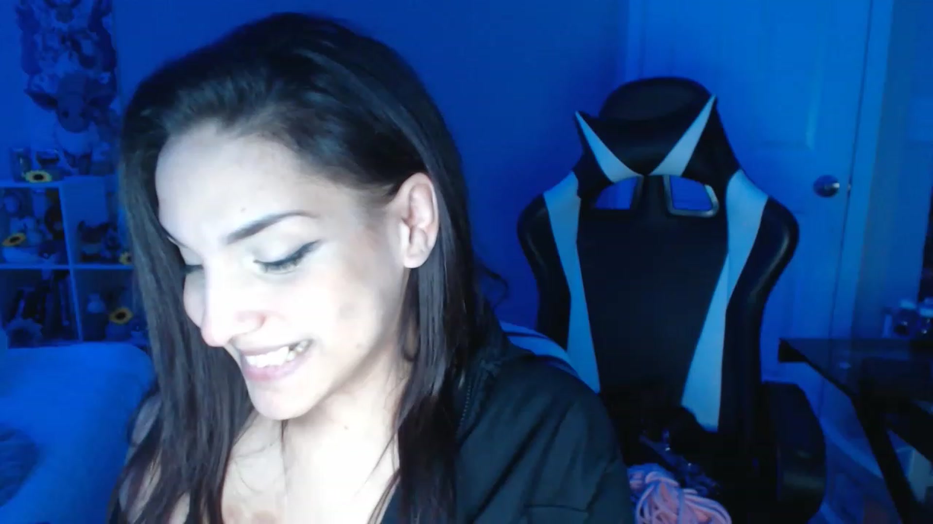 Gallery image thumbnail from ThirstyCara's myfreecams stream on, 12/17/2022, 06:26 image 20 of 20