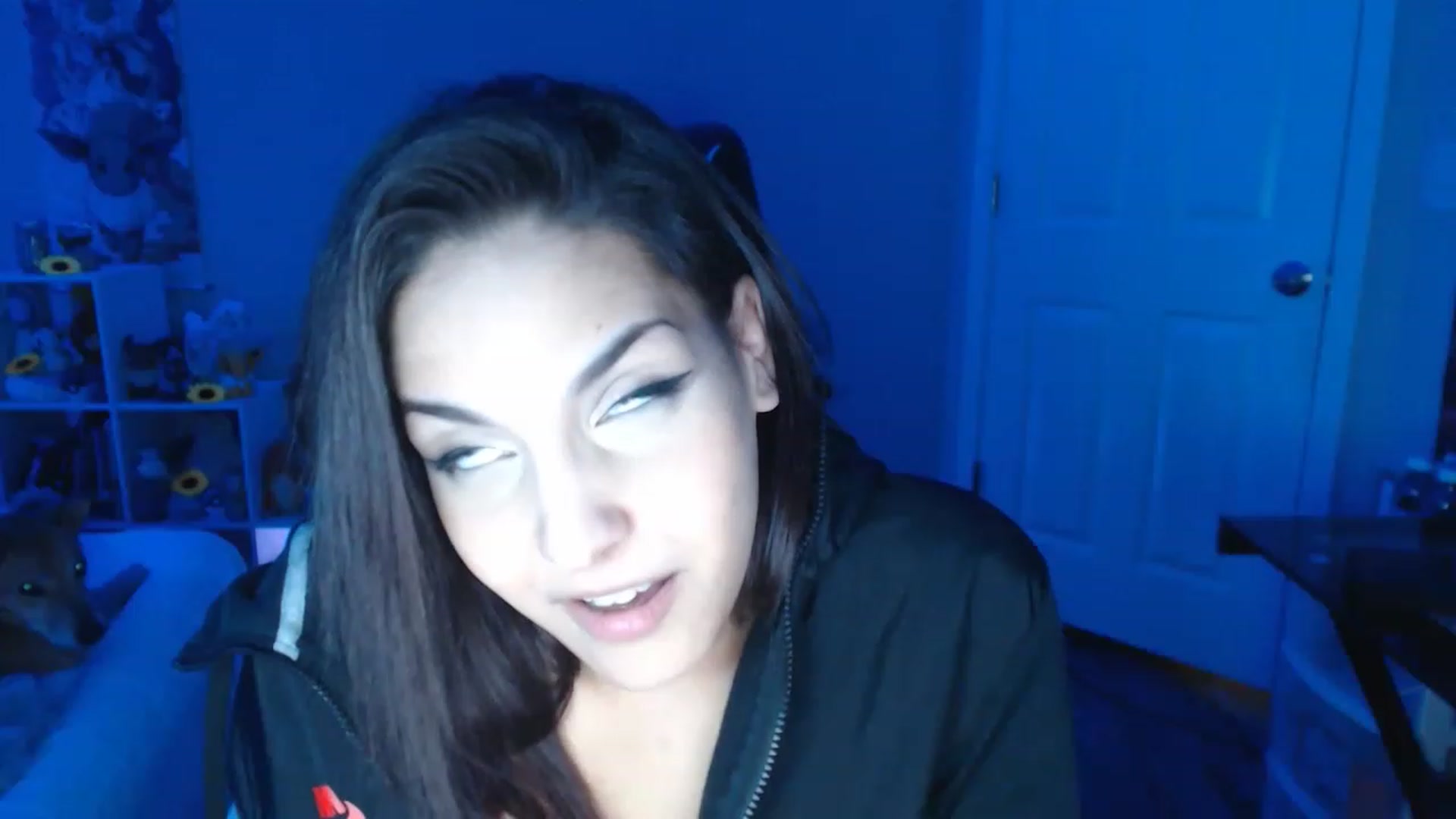 Gallery image thumbnail from ThirstyCara's myfreecams stream on, 12/17/2022, 06:26 image 7 of 20