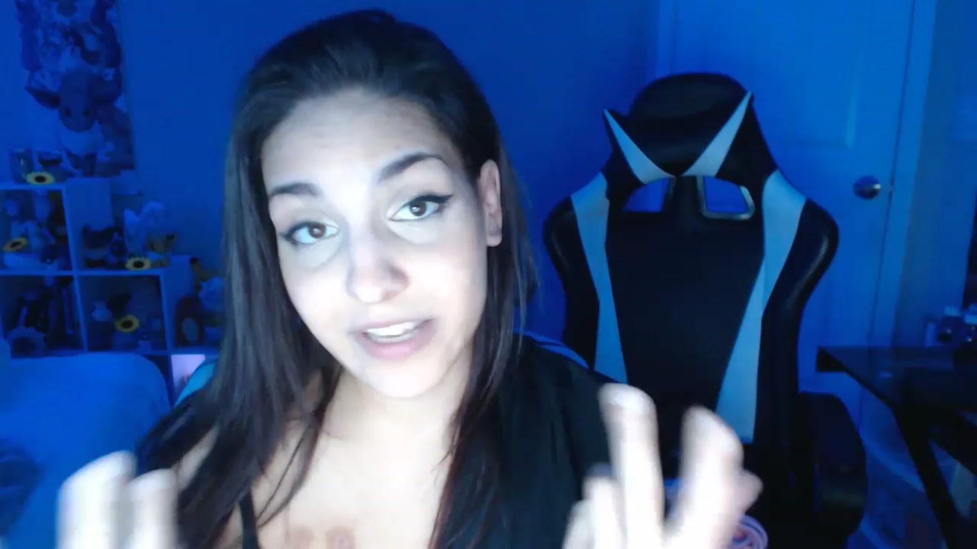 Gallery image thumbnail from ThirstyCara's myfreecams stream on, 12/17/2022, 06:26 image 15 of 20