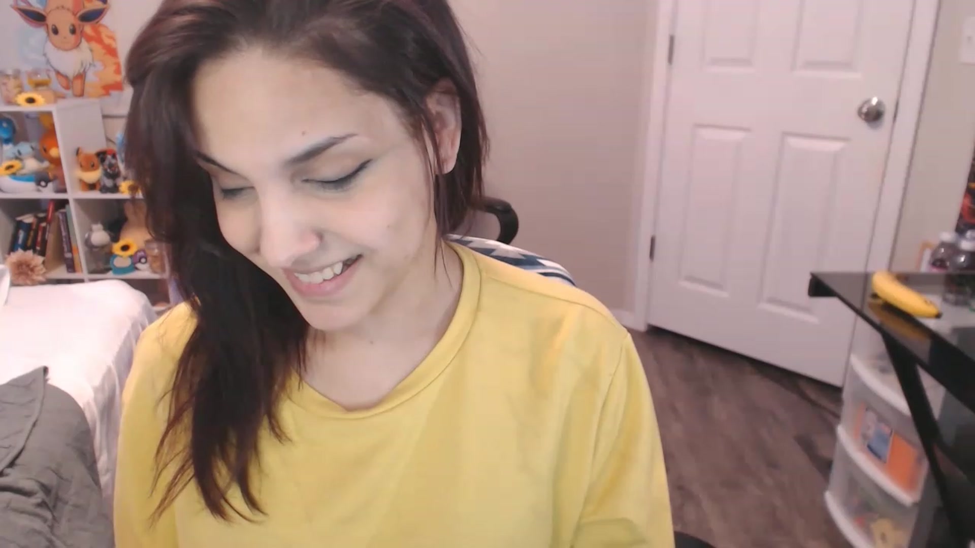 Gallery image thumbnail from ThirstyCara's myfreecams stream on, 12/24/2022, 08:49 image 15 of 20