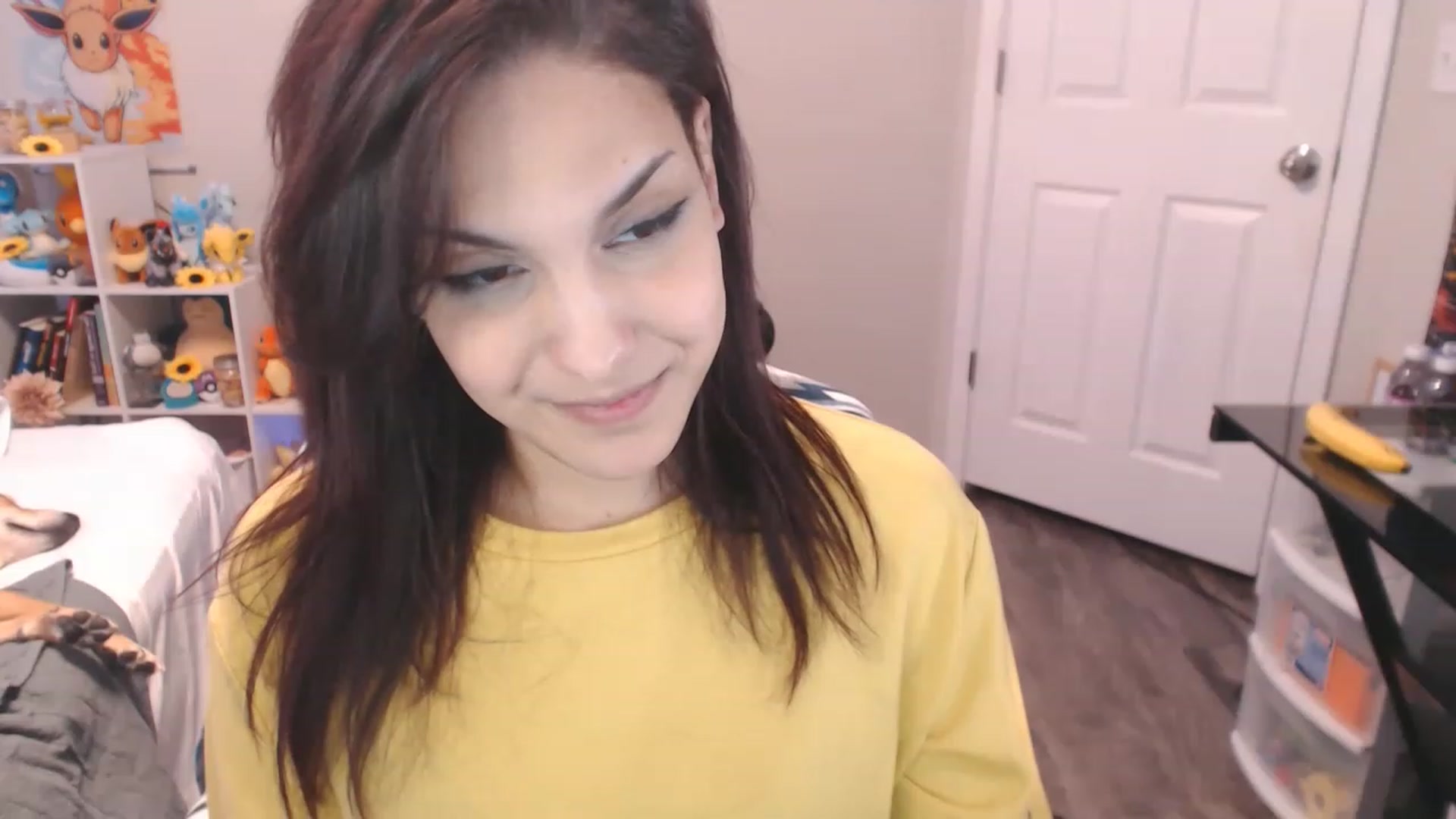 Gallery image thumbnail from ThirstyCara's myfreecams stream on, 12/24/2022, 08:49 image 12 of 20