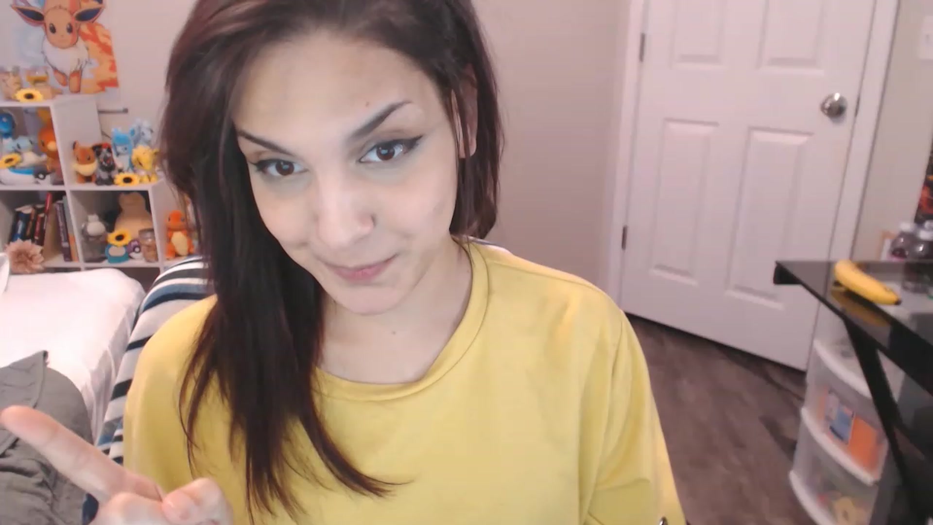 Gallery image thumbnail from ThirstyCara's myfreecams stream on, 12/24/2022, 08:49 image 16 of 20