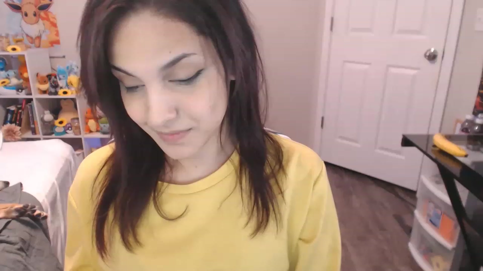 Gallery image thumbnail from ThirstyCara's myfreecams stream on, 12/24/2022, 08:49 image 1 of 20